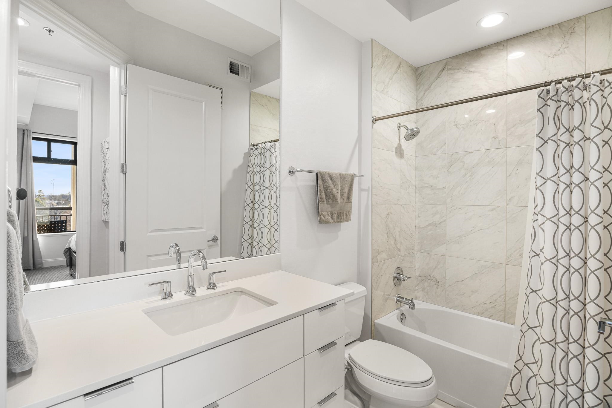 717 RIVERSIDE DR Unit: B2603