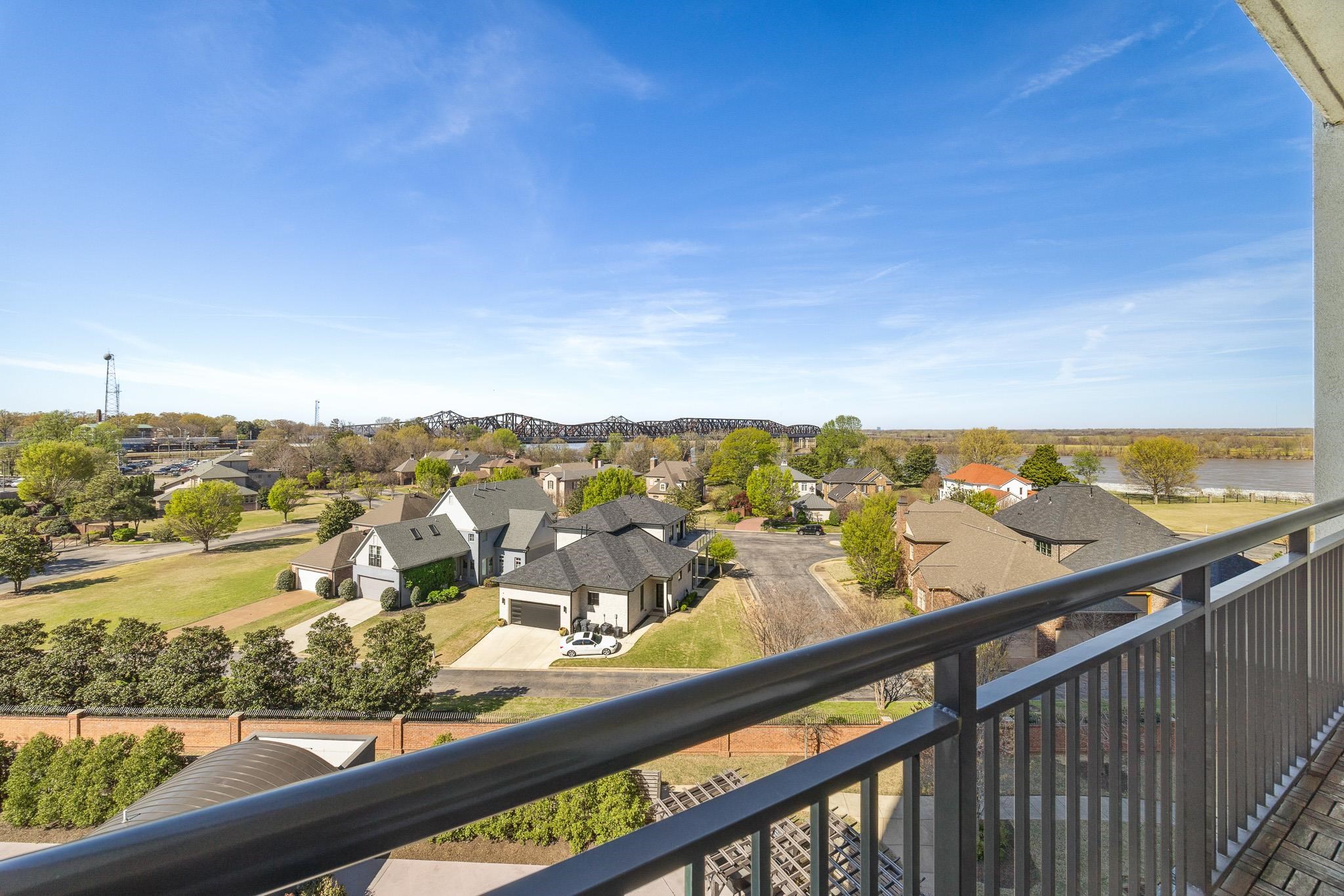 717 RIVERSIDE DR Unit: B2603