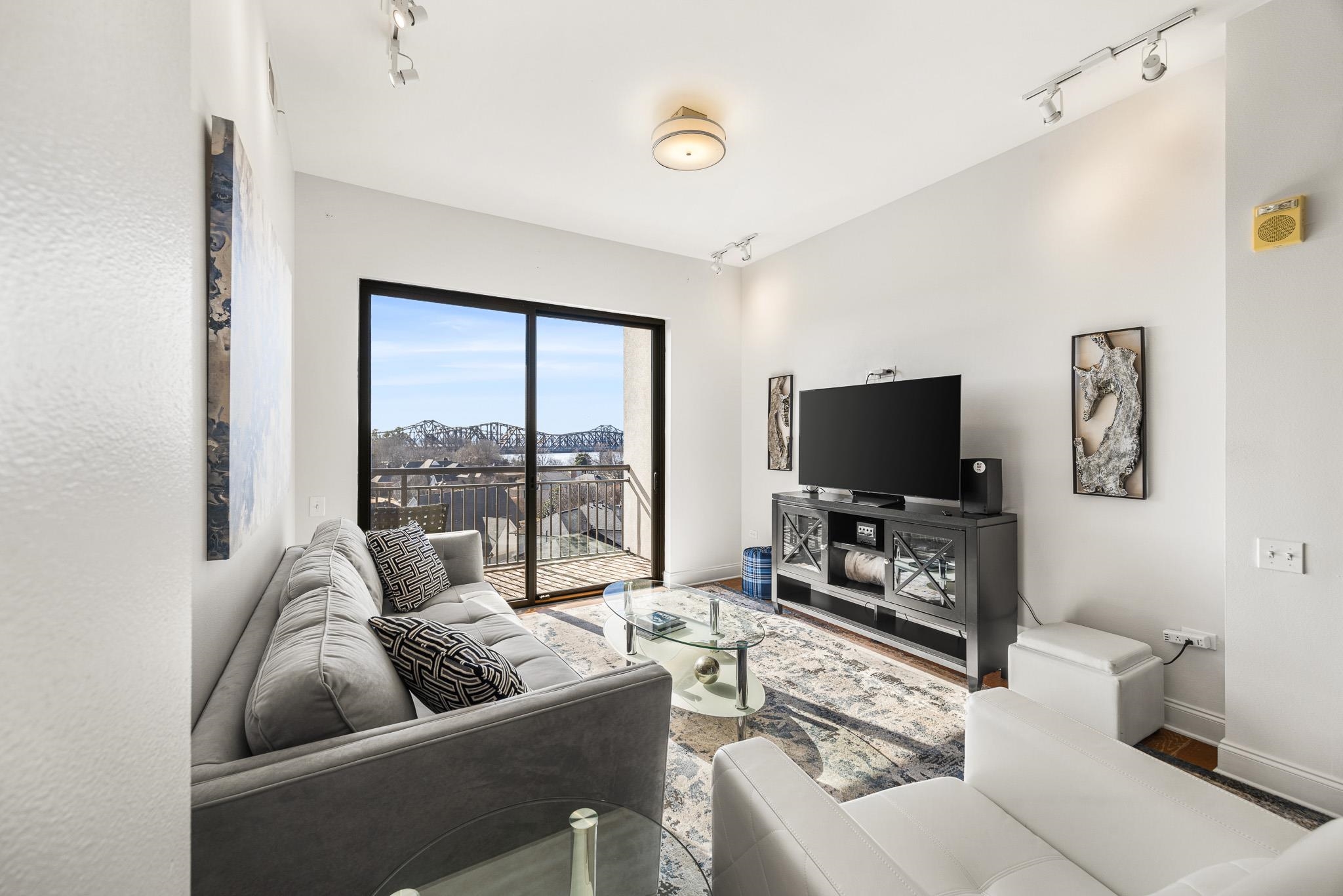 717 RIVERSIDE DR Unit: B2603