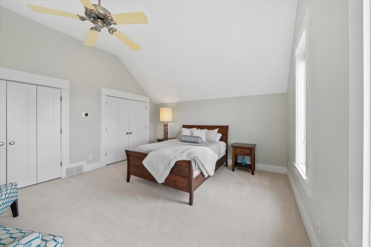 936 RIVER PARK DR
