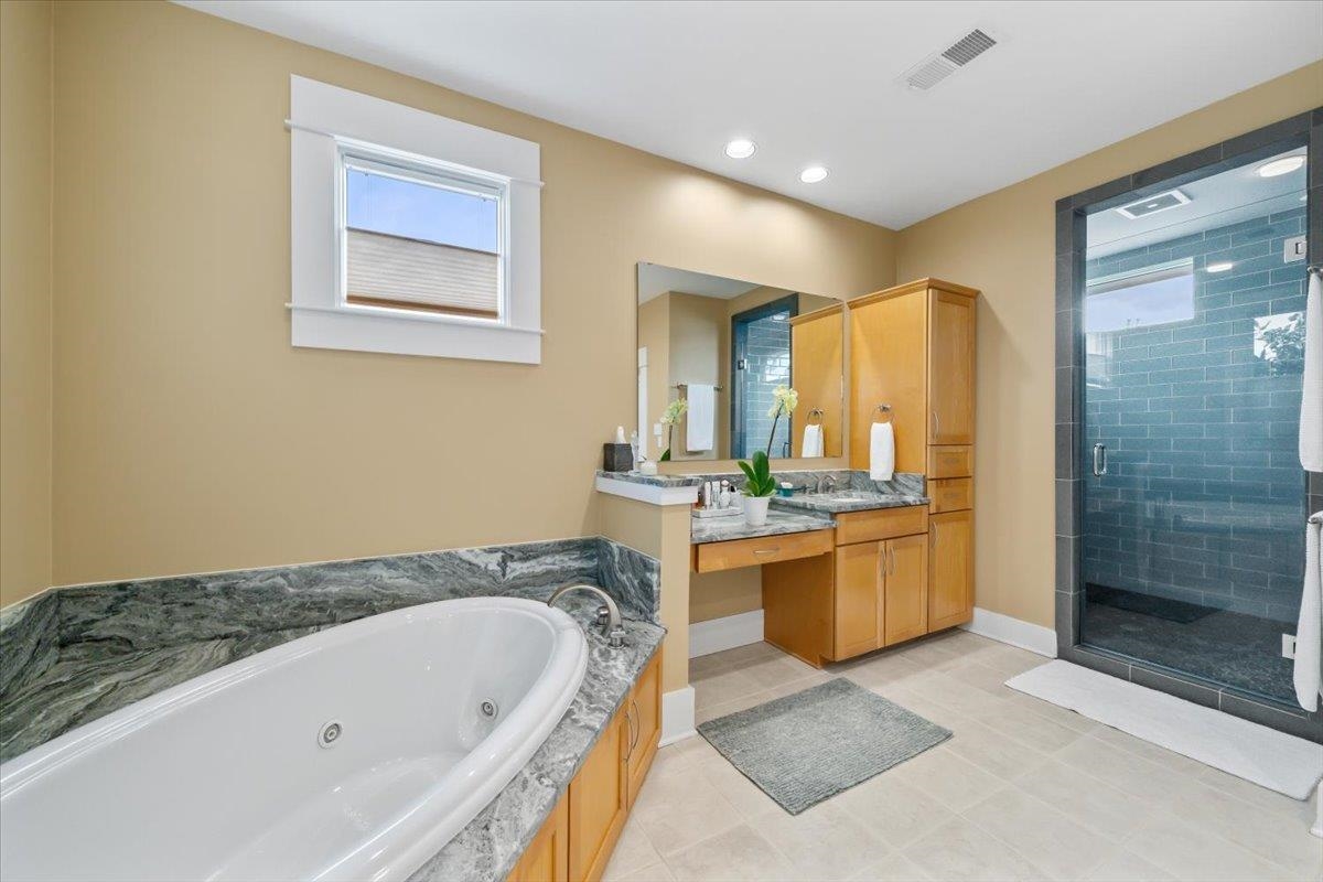 936 RIVER PARK DR