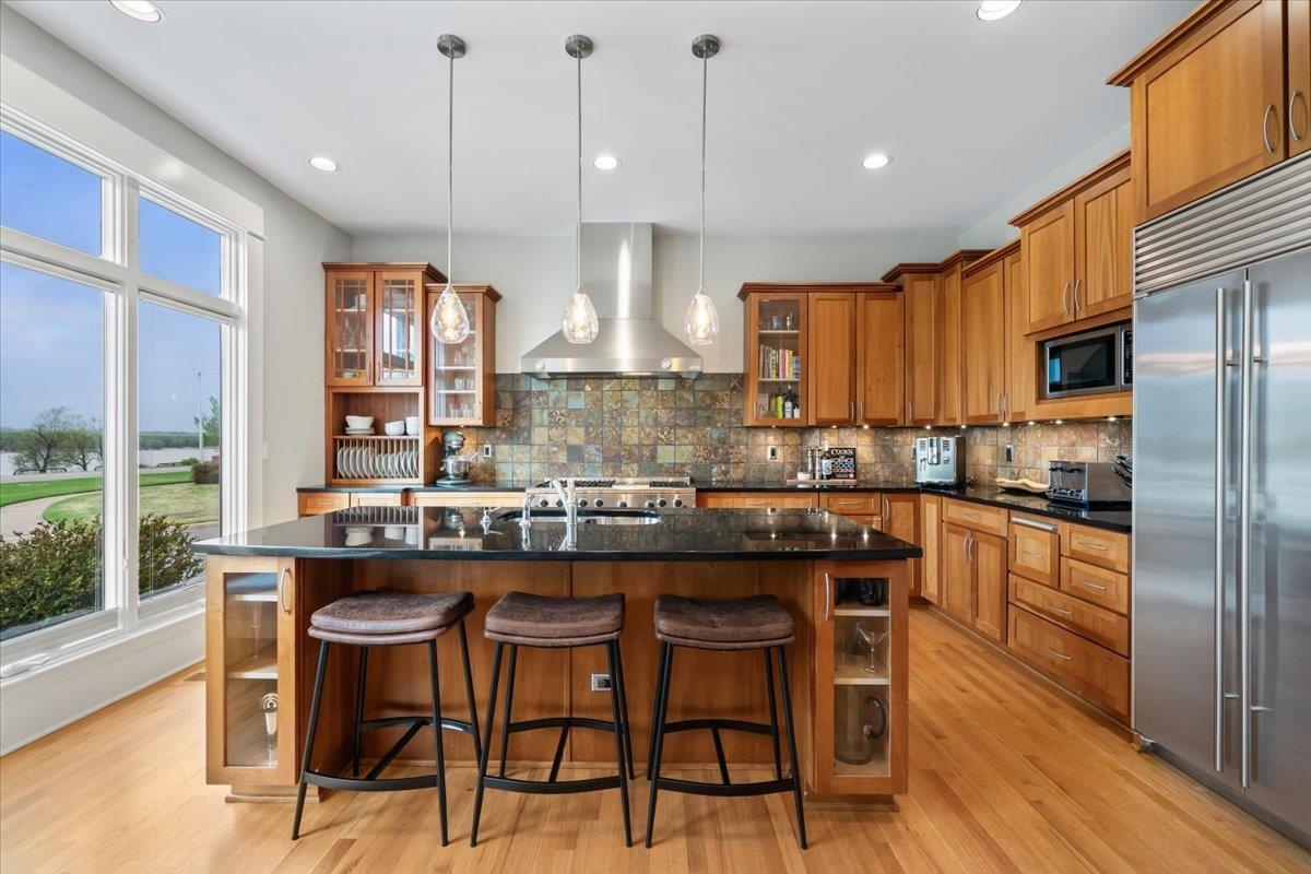 936 RIVER PARK DR