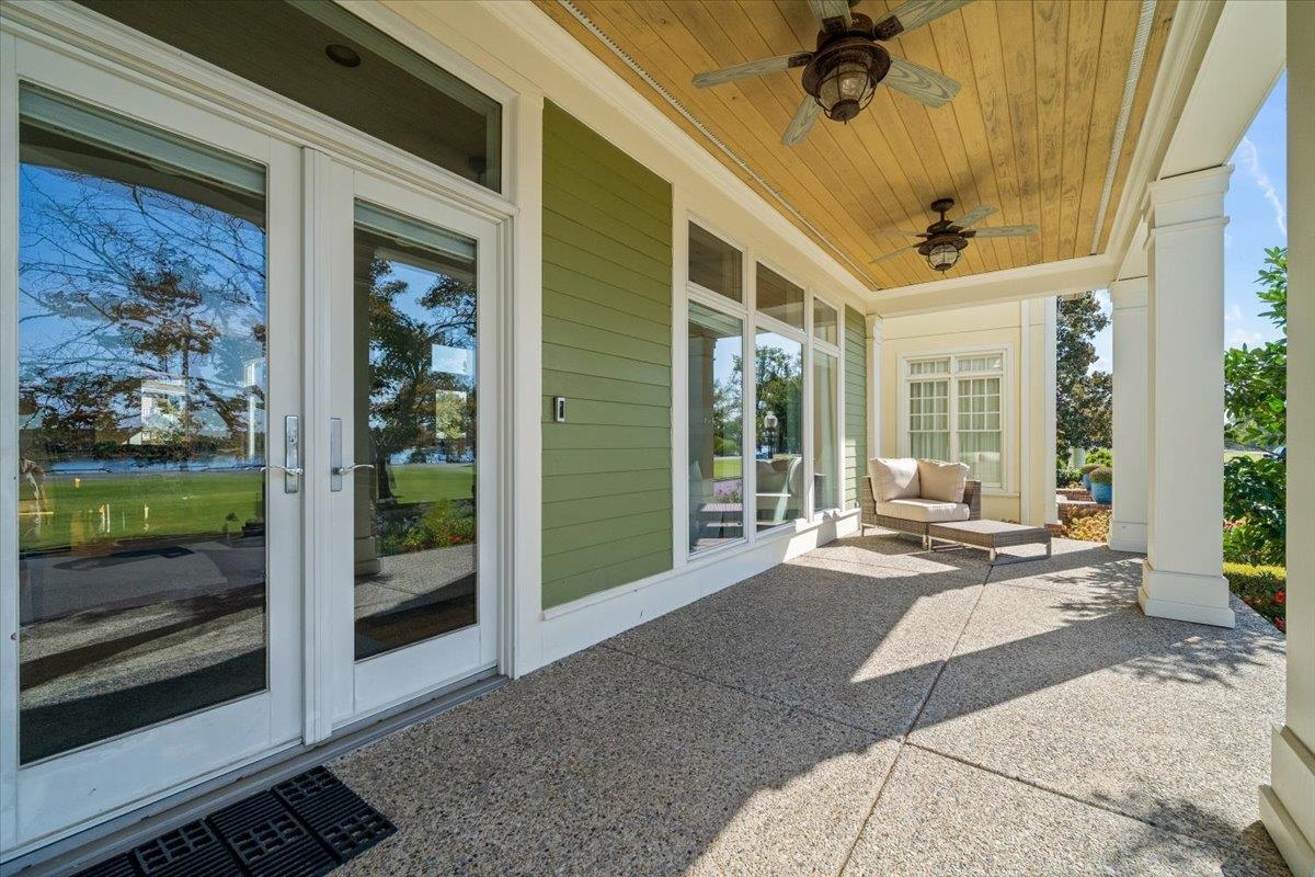936 RIVER PARK DR