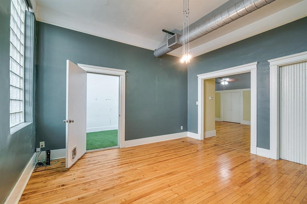 339 MADISON AVE