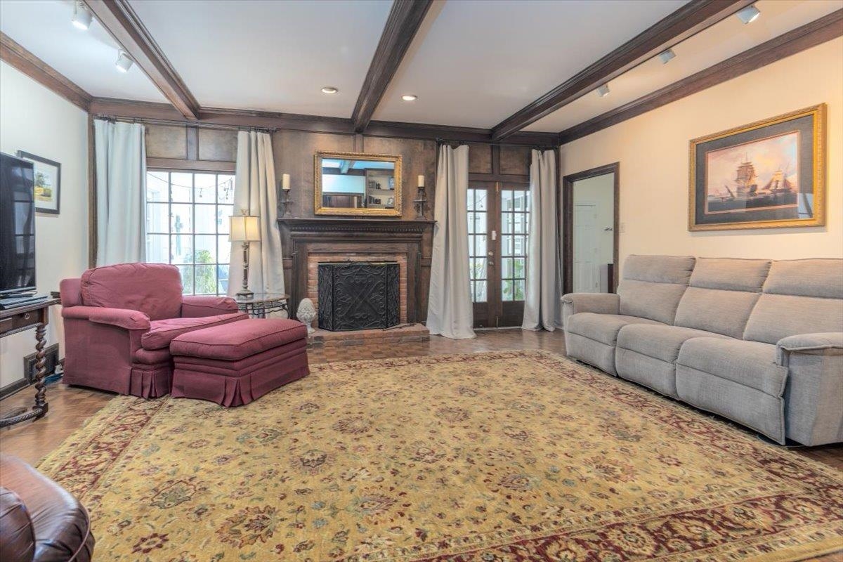 6357 SHADOWOOD LN