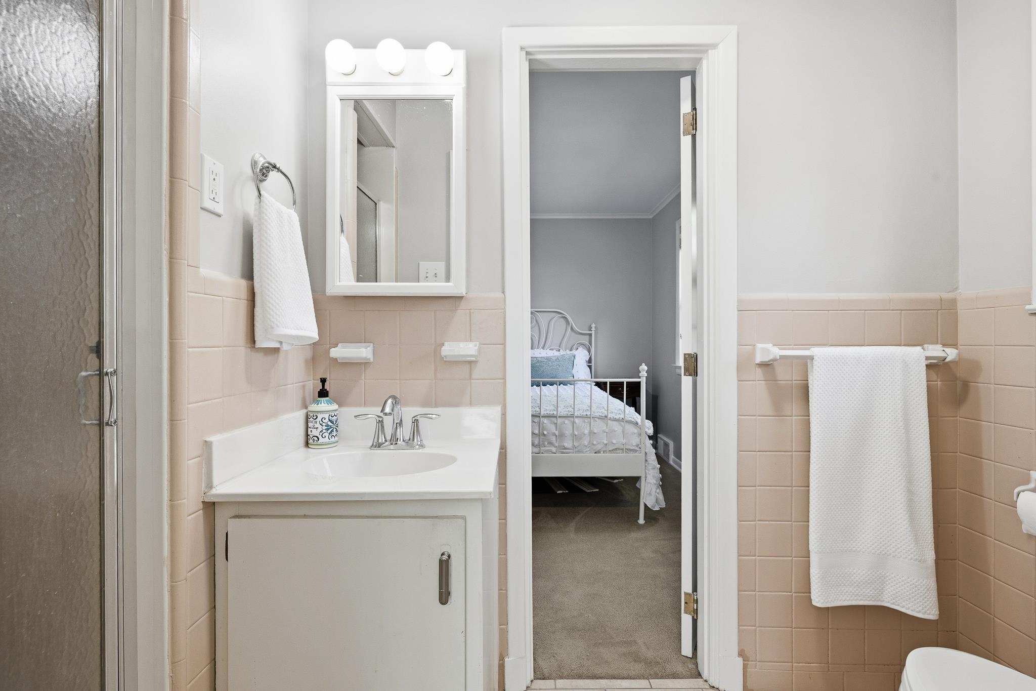 1247 W YORKSHIRE CV W