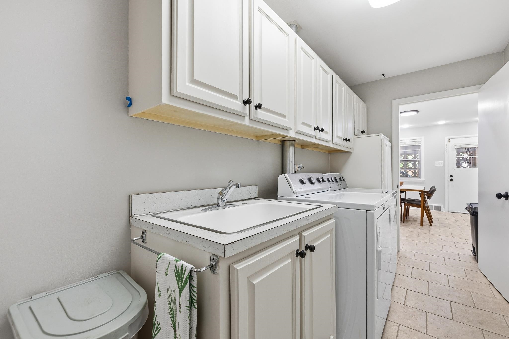 1247 W YORKSHIRE CV W