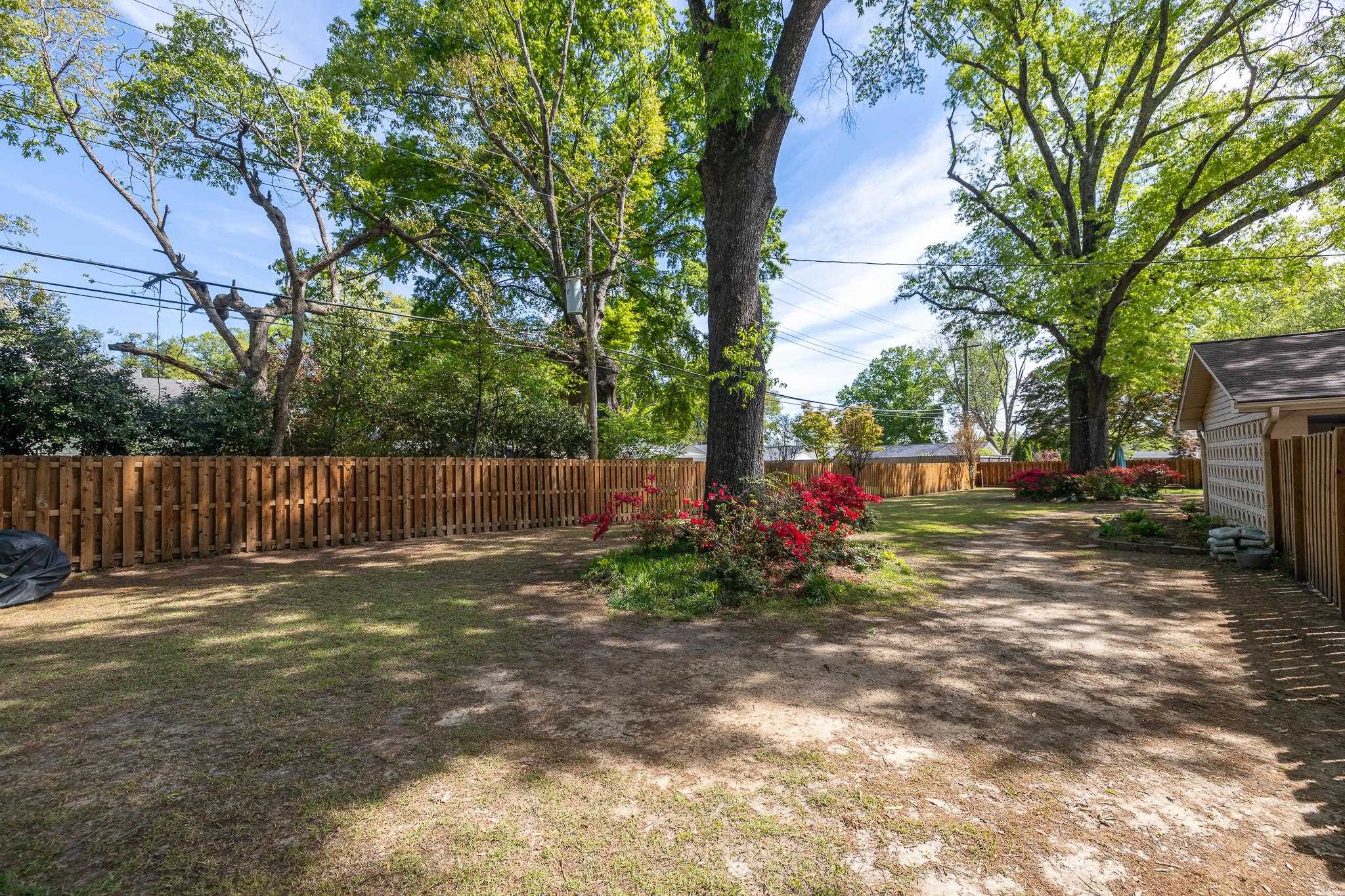 1247 W YORKSHIRE CV W