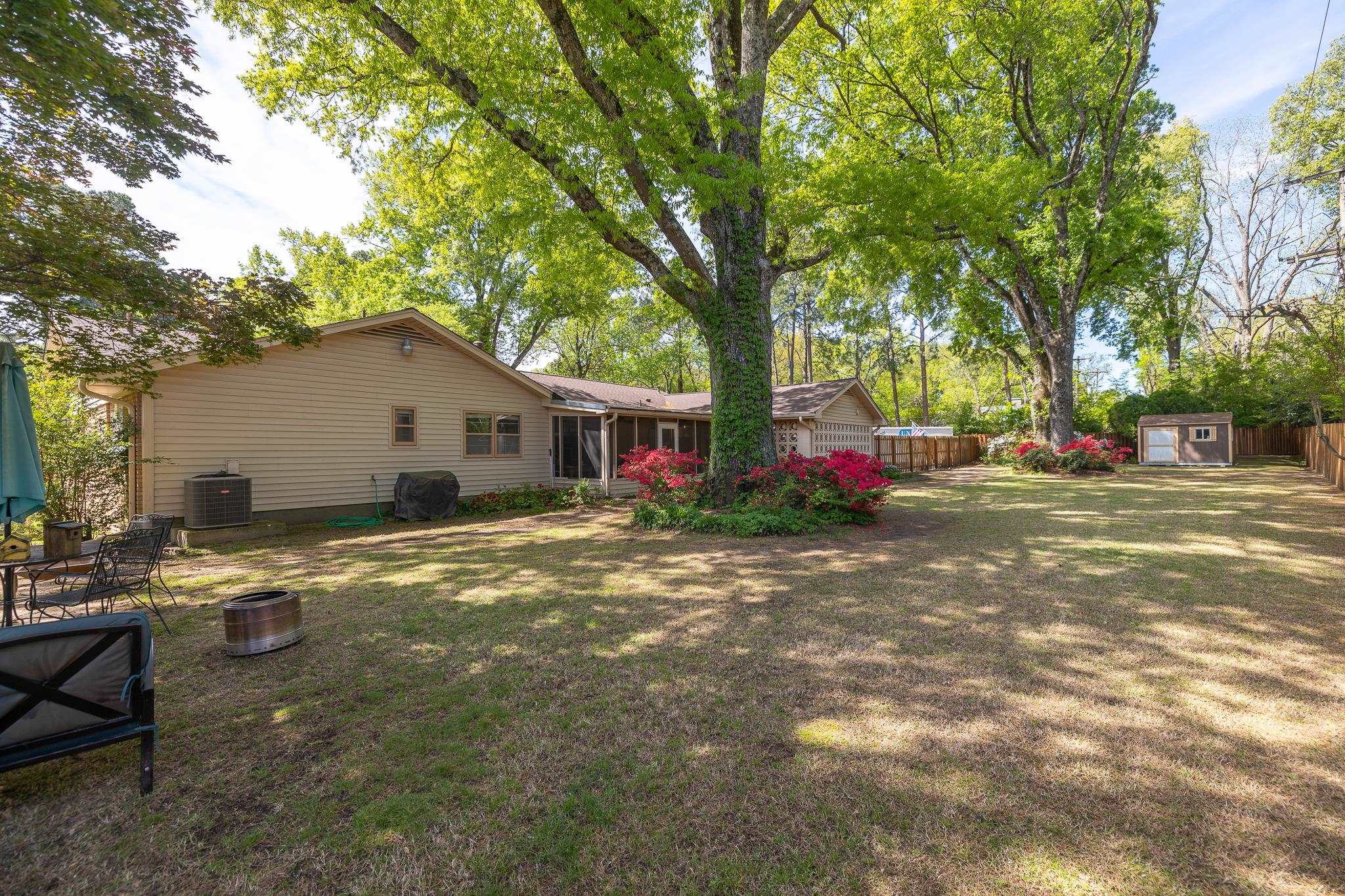 1247 W YORKSHIRE CV W