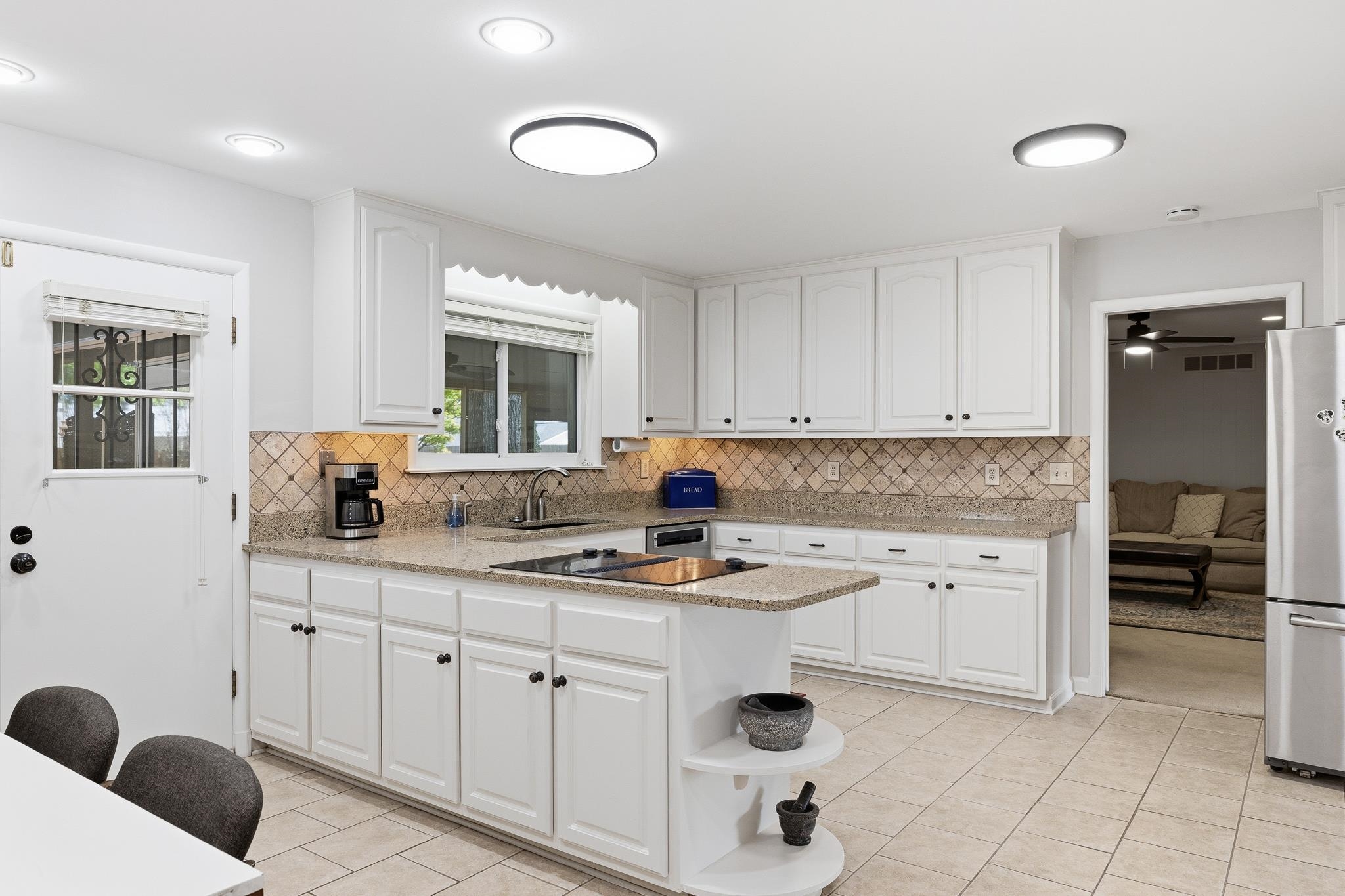 1247 W YORKSHIRE CV W