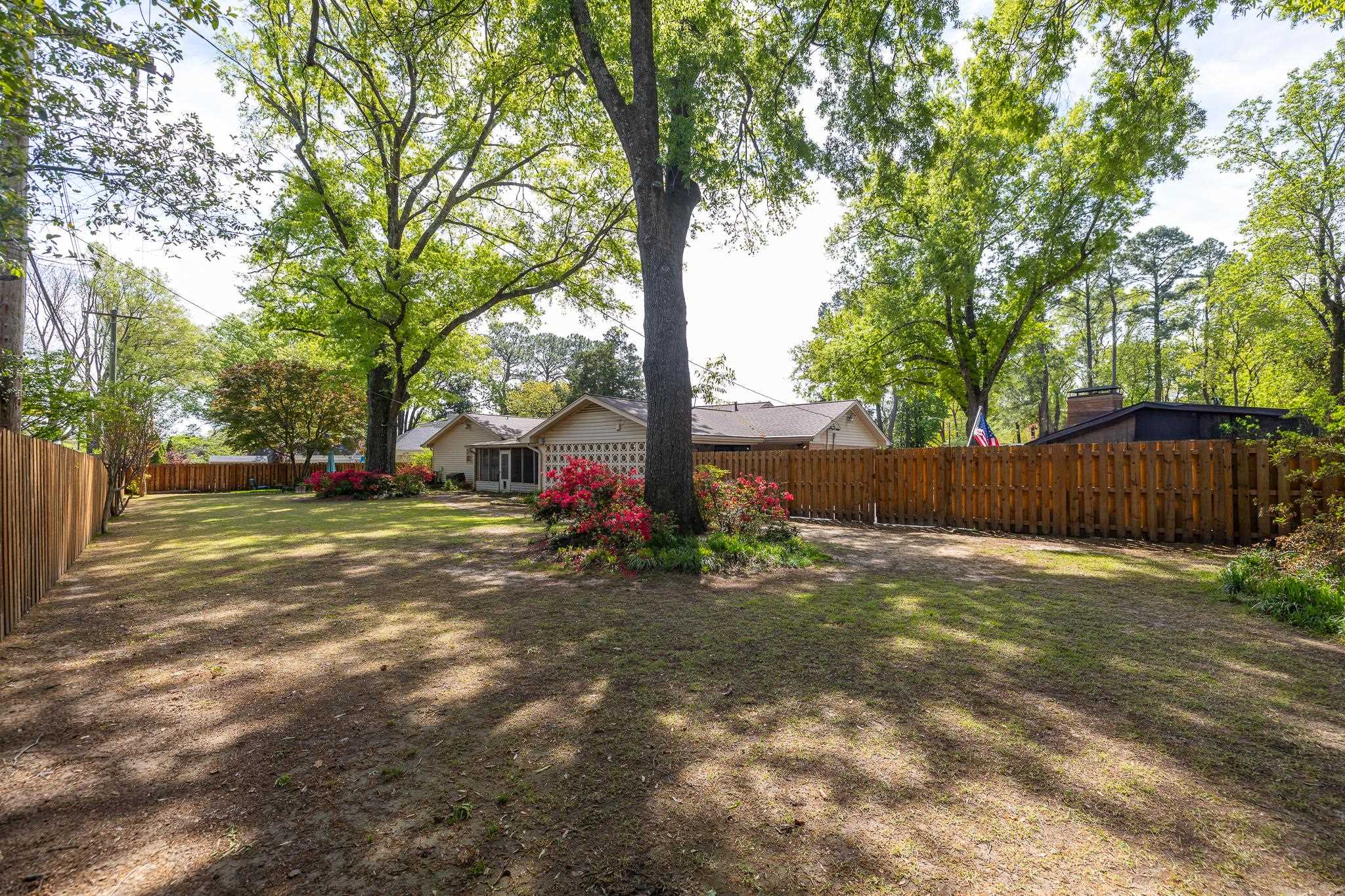 1247 W YORKSHIRE CV W