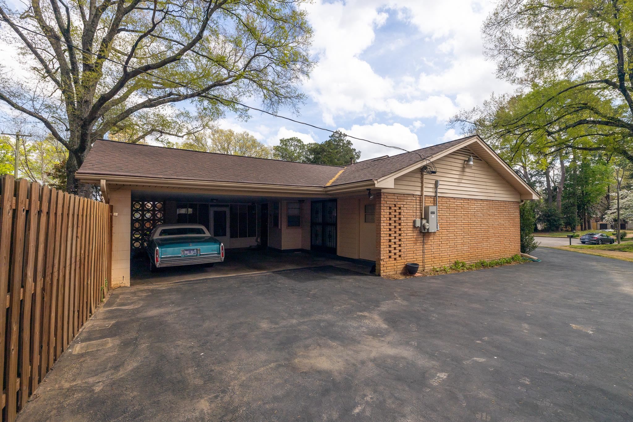 1247 W YORKSHIRE CV W