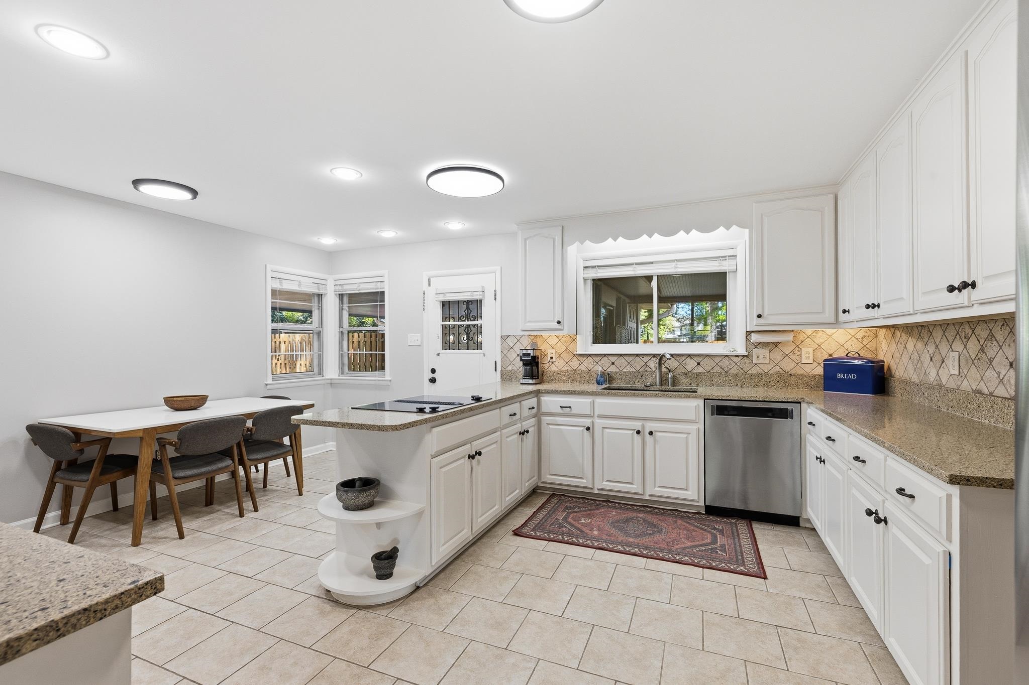 1247 W YORKSHIRE CV W