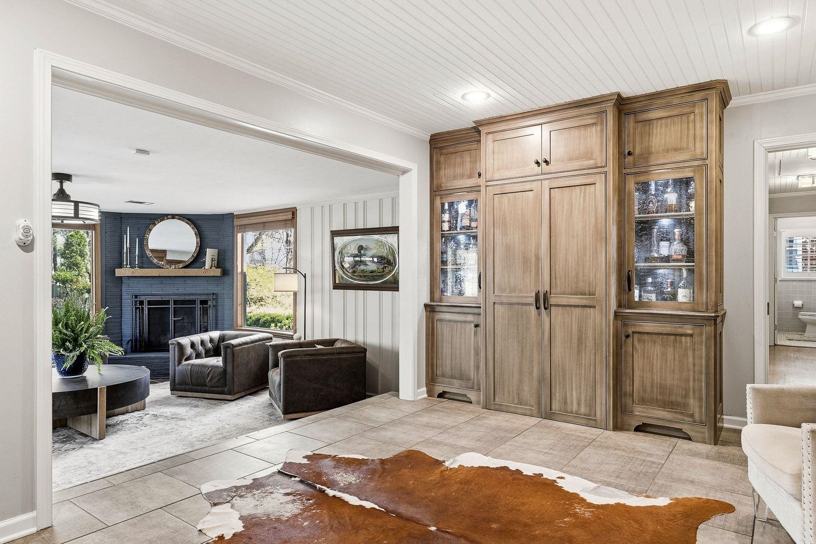 214 GARDENIA DR