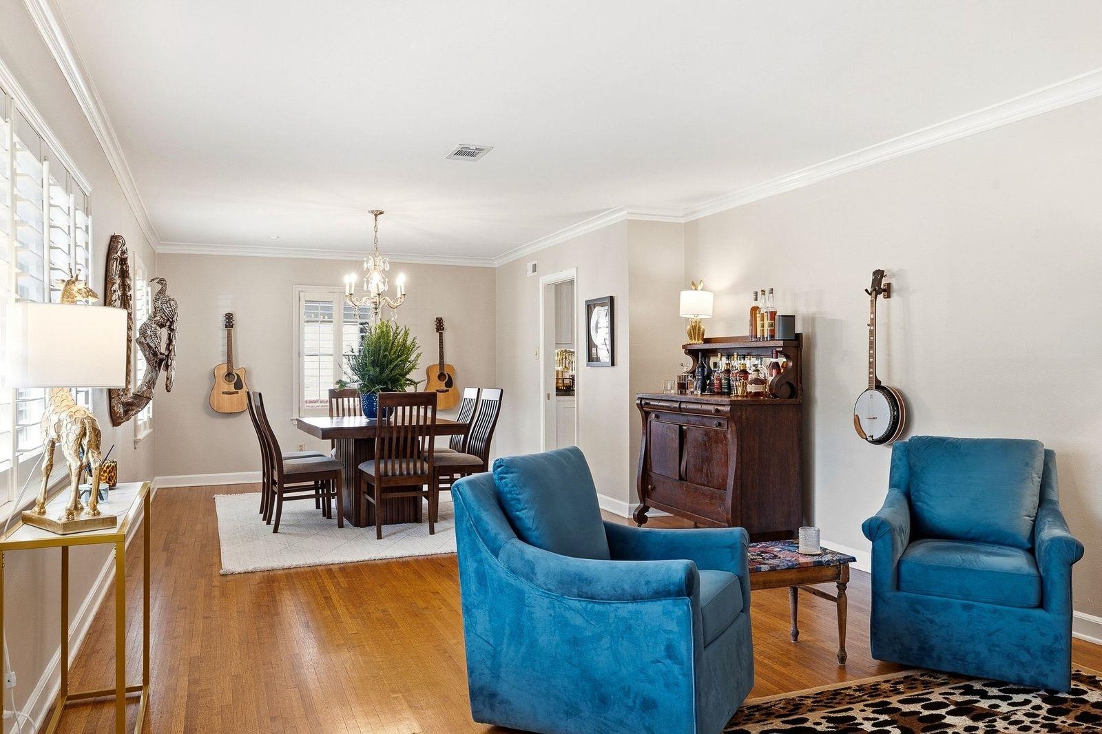 214 GARDENIA DR