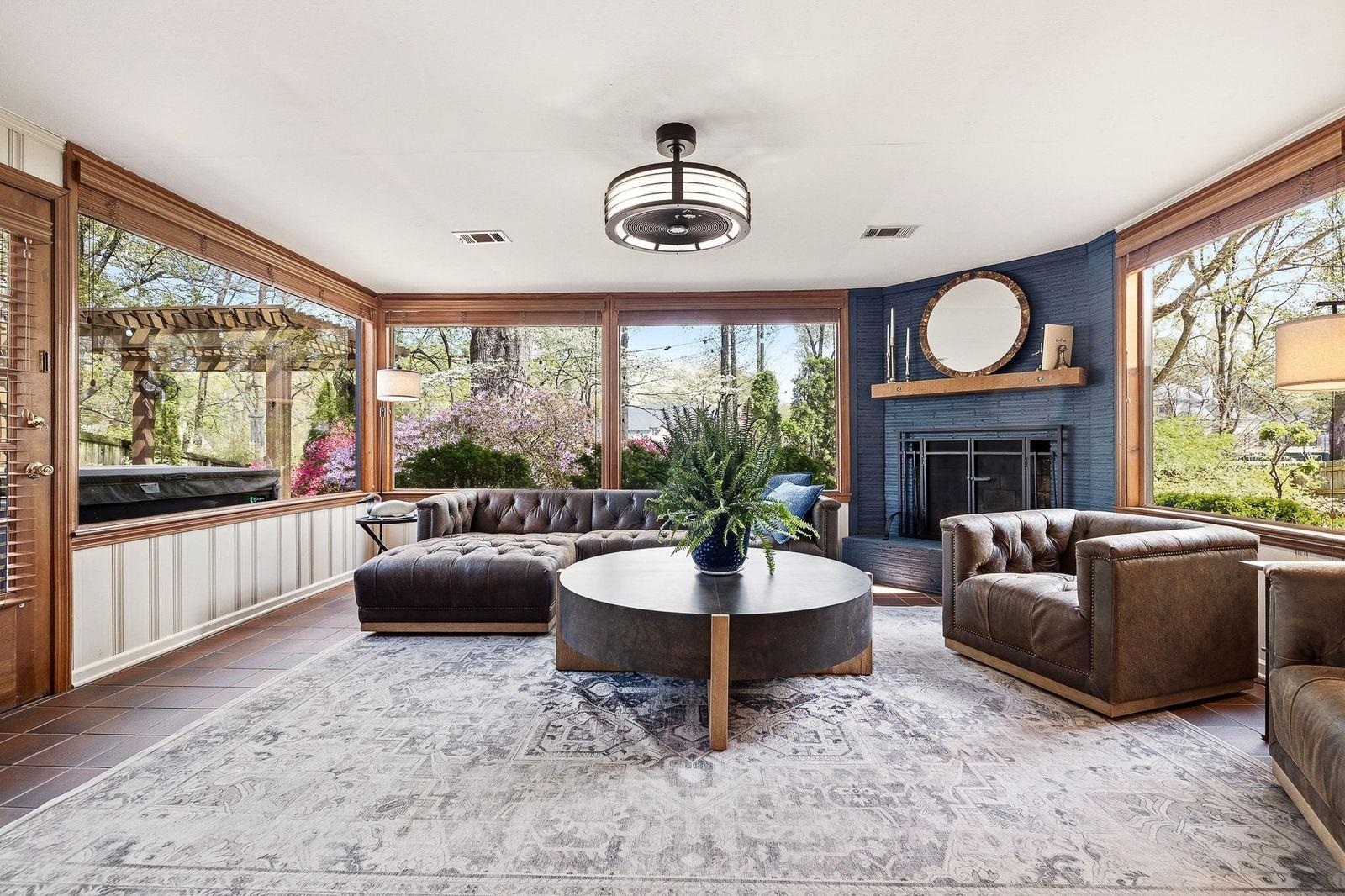 214 GARDENIA DR