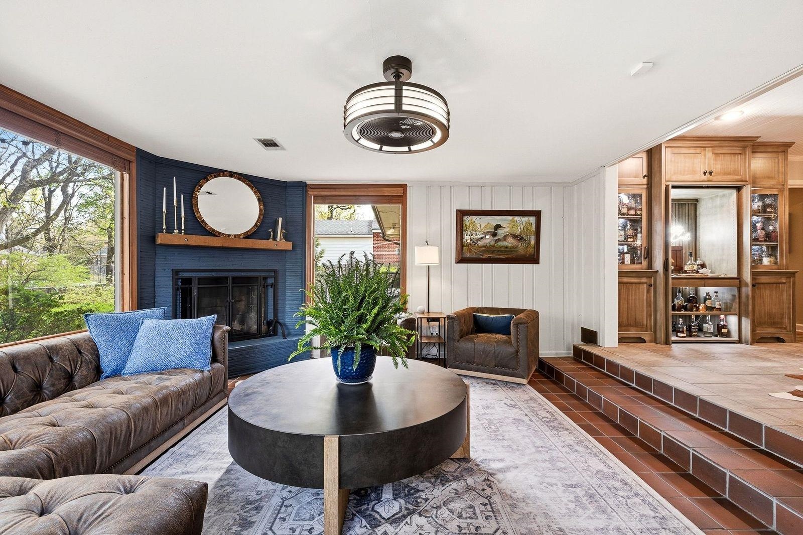 214 GARDENIA DR