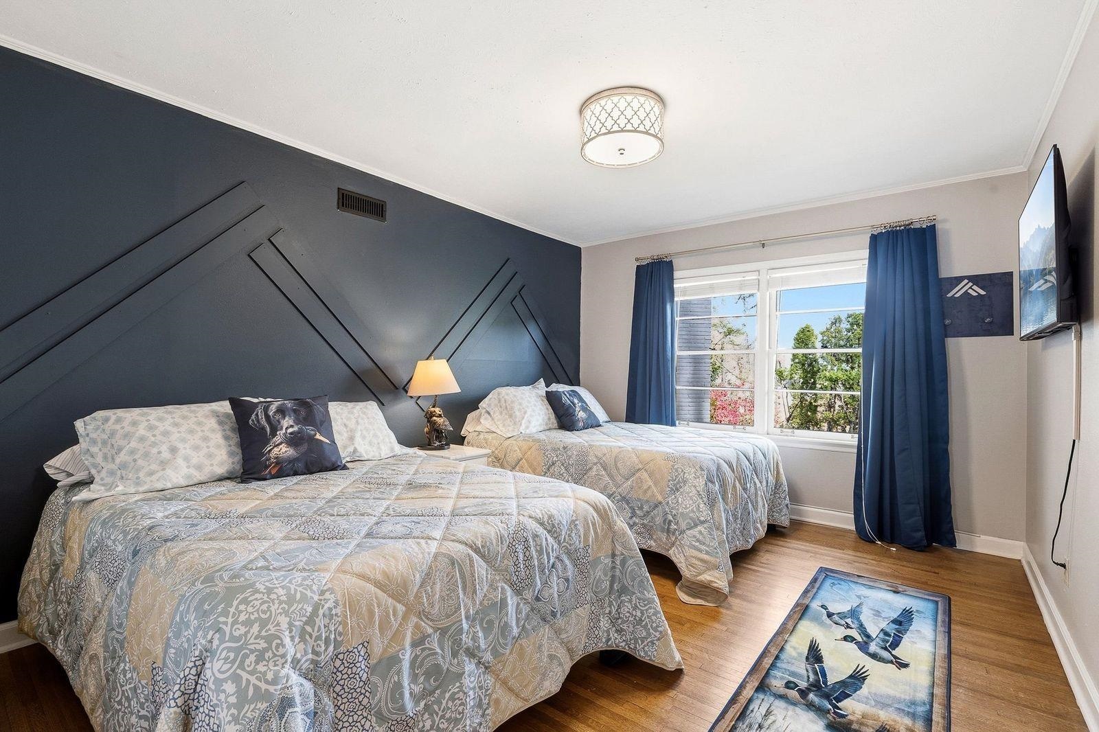 214 GARDENIA DR