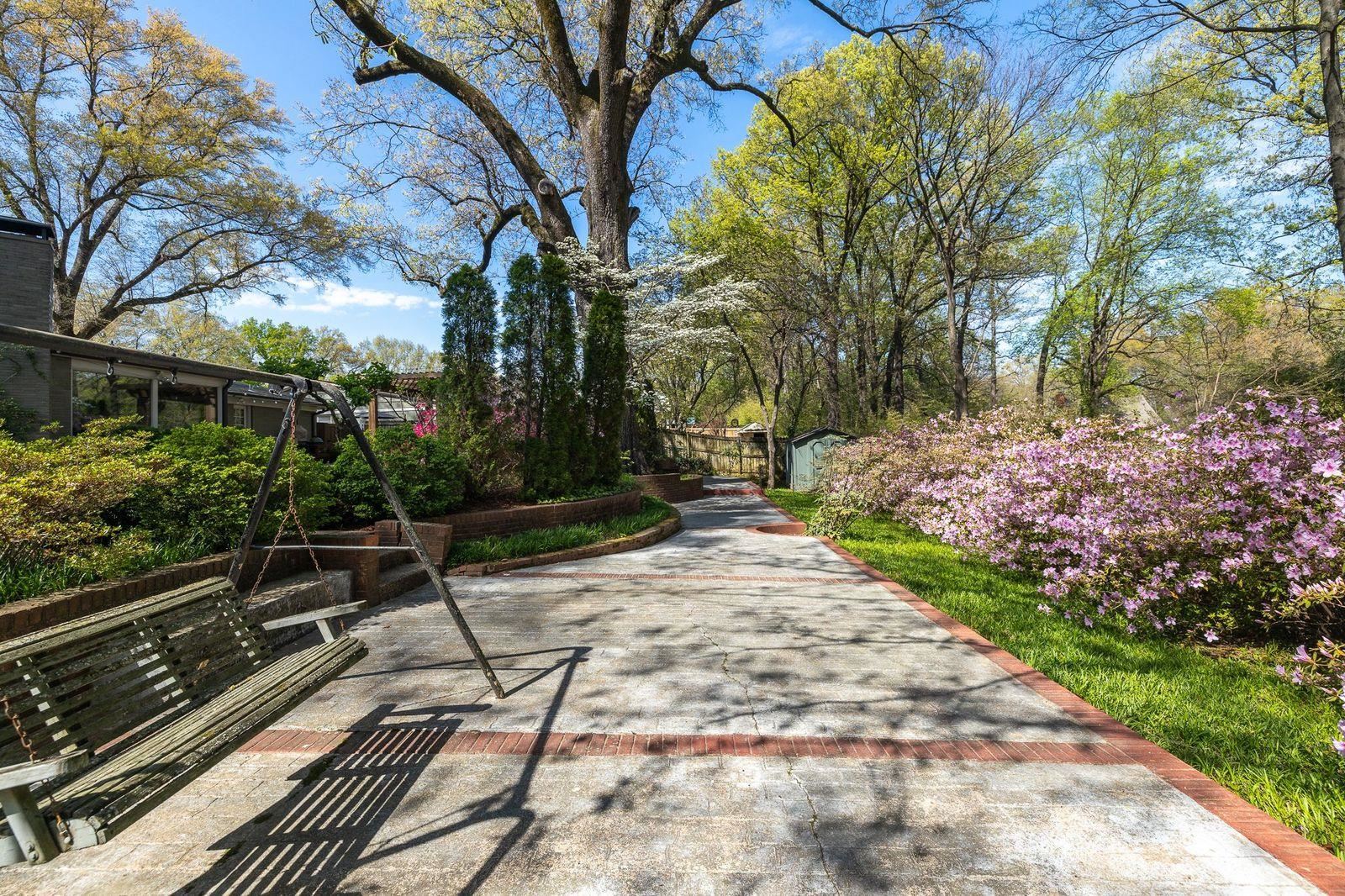 214 GARDENIA DR