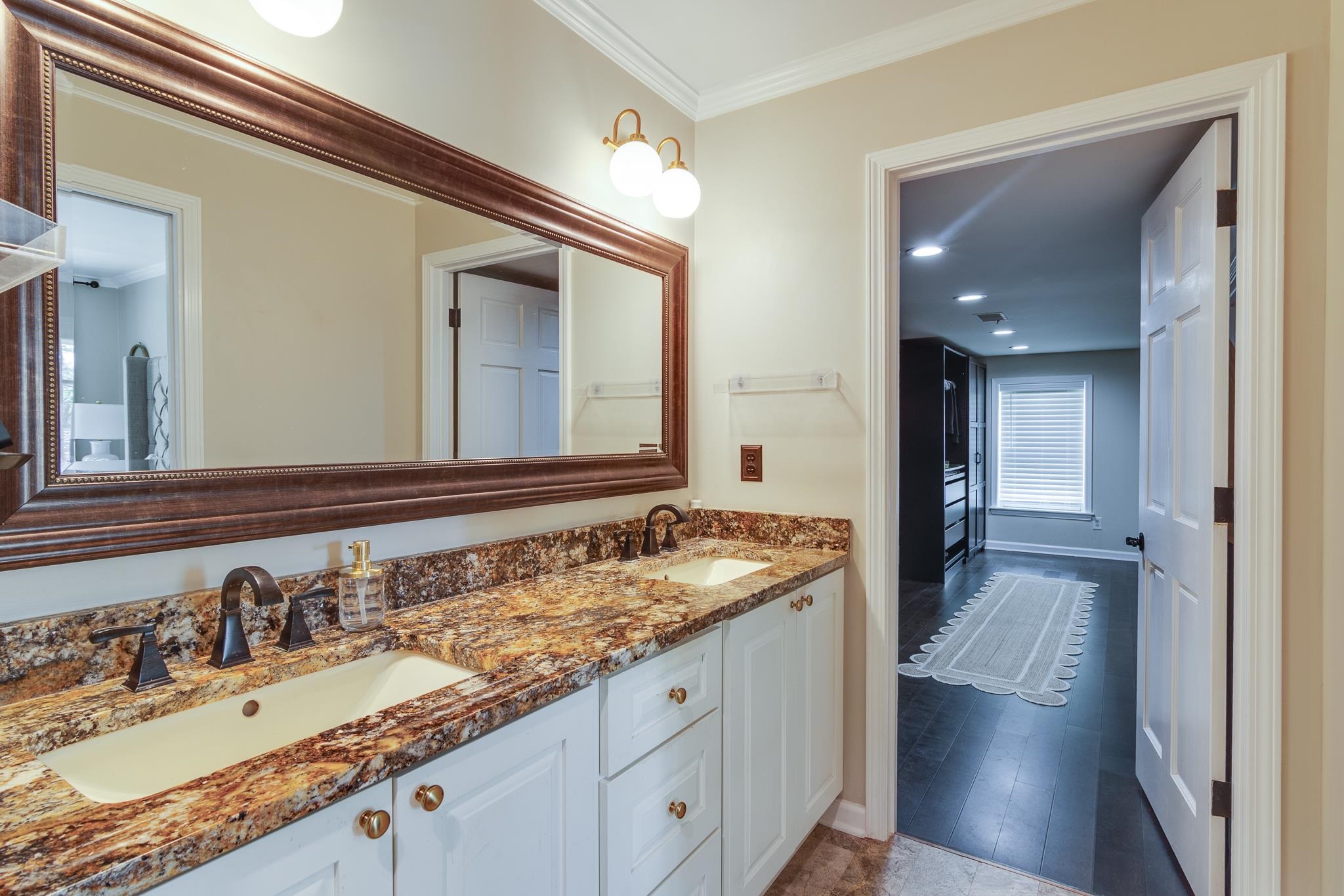 1913 GRENVILLE DR