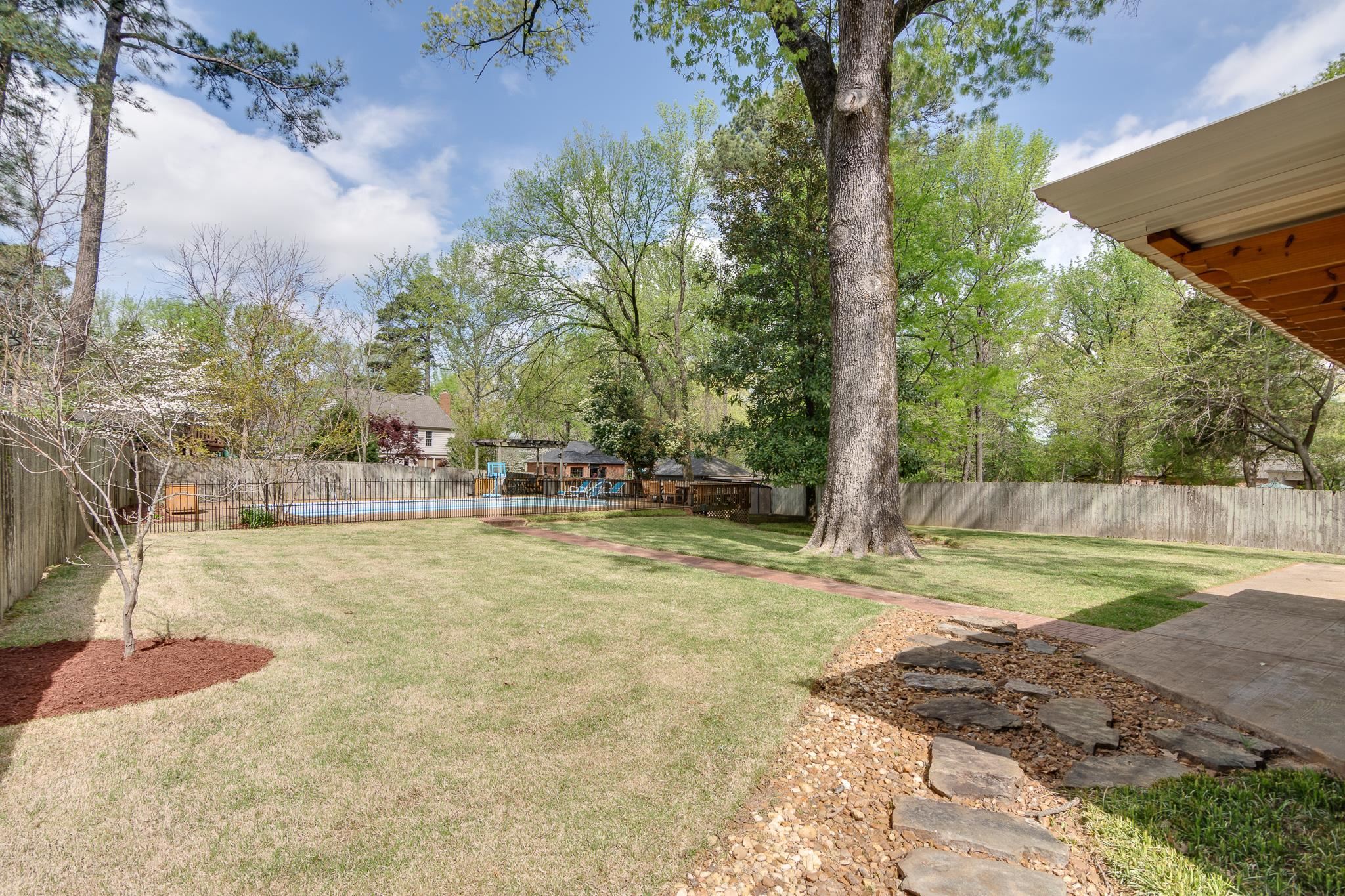 1913 GRENVILLE DR
