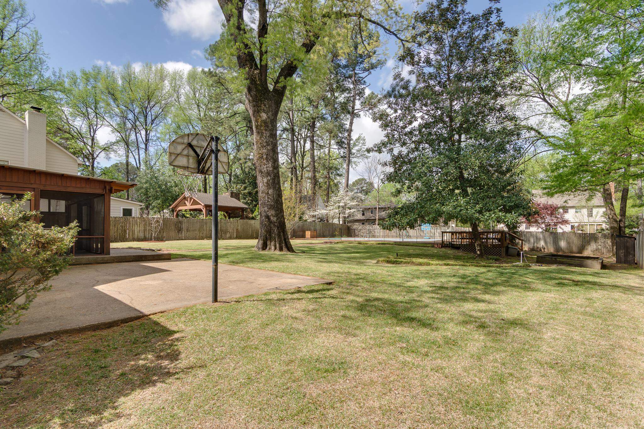 1913 GRENVILLE DR