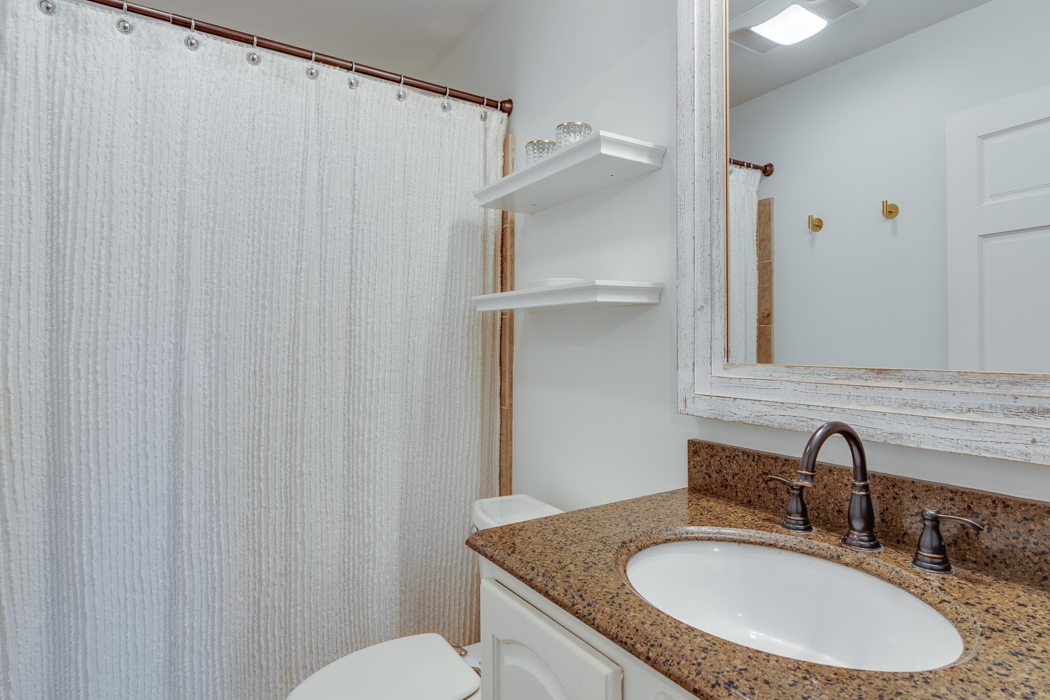 1913 GRENVILLE DR