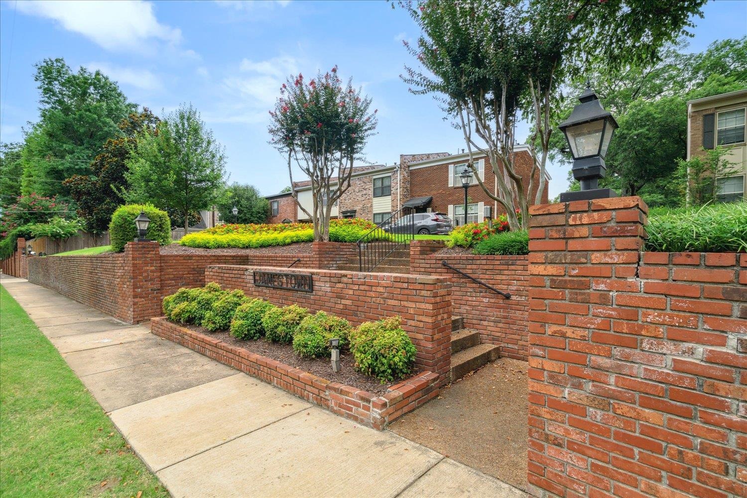435 N HIGHLAND ST Unit: 2