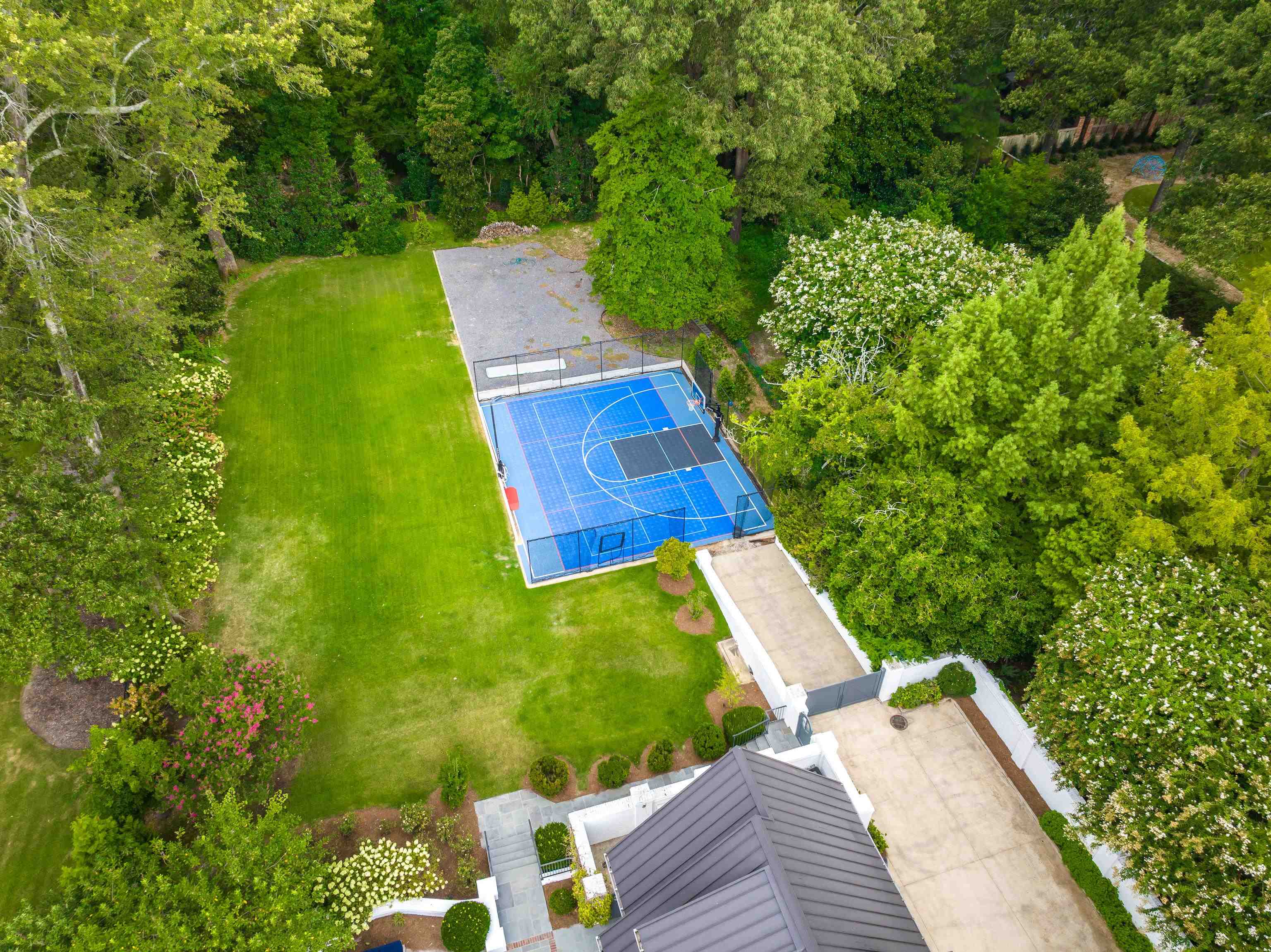 223 E CHERRY CIR