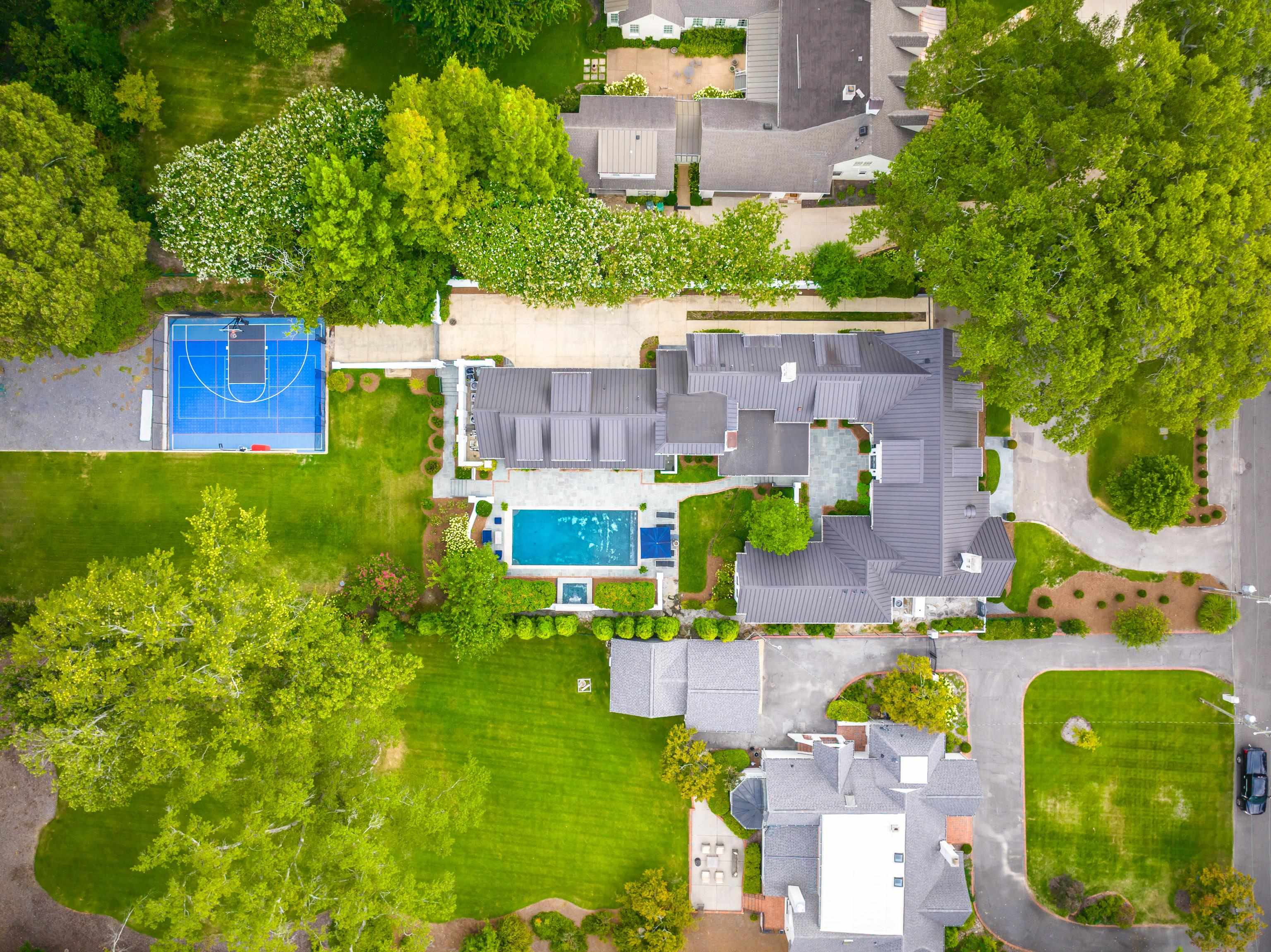 223 E CHERRY CIR