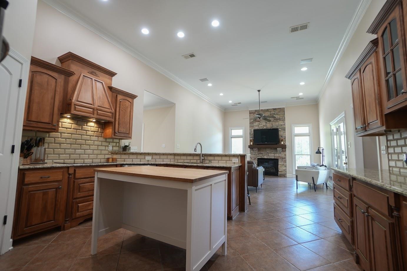 270 FAIR MEADOWS LN
