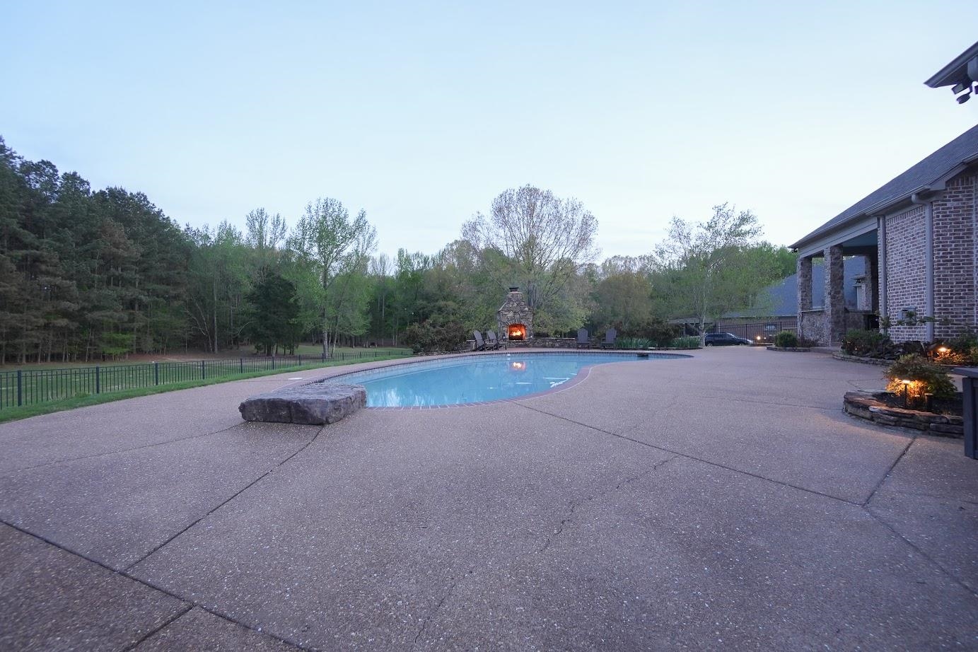 270 FAIR MEADOWS LN