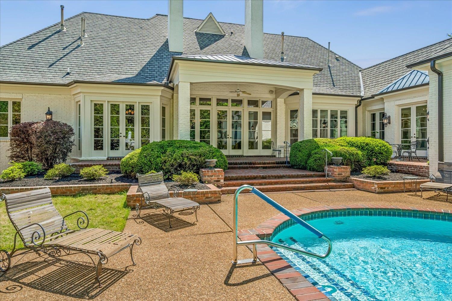 287 CLOISTER GREEN LN
