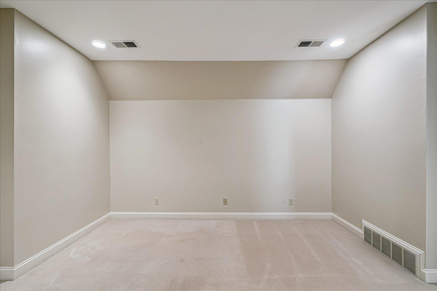 287 CLOISTER GREEN LN