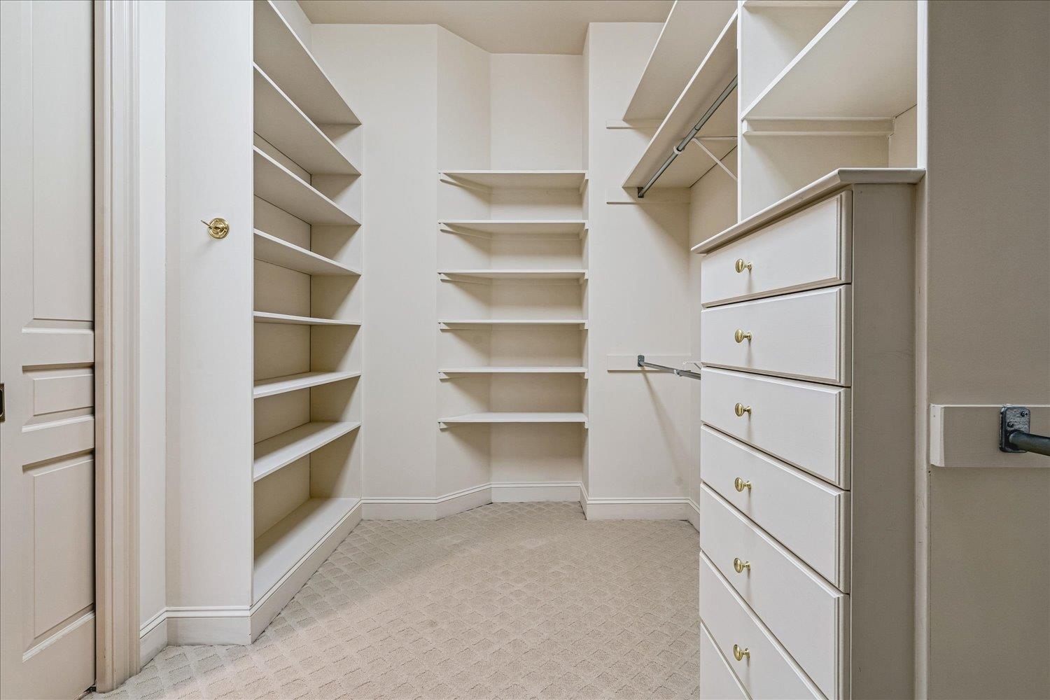 287 CLOISTER GREEN LN