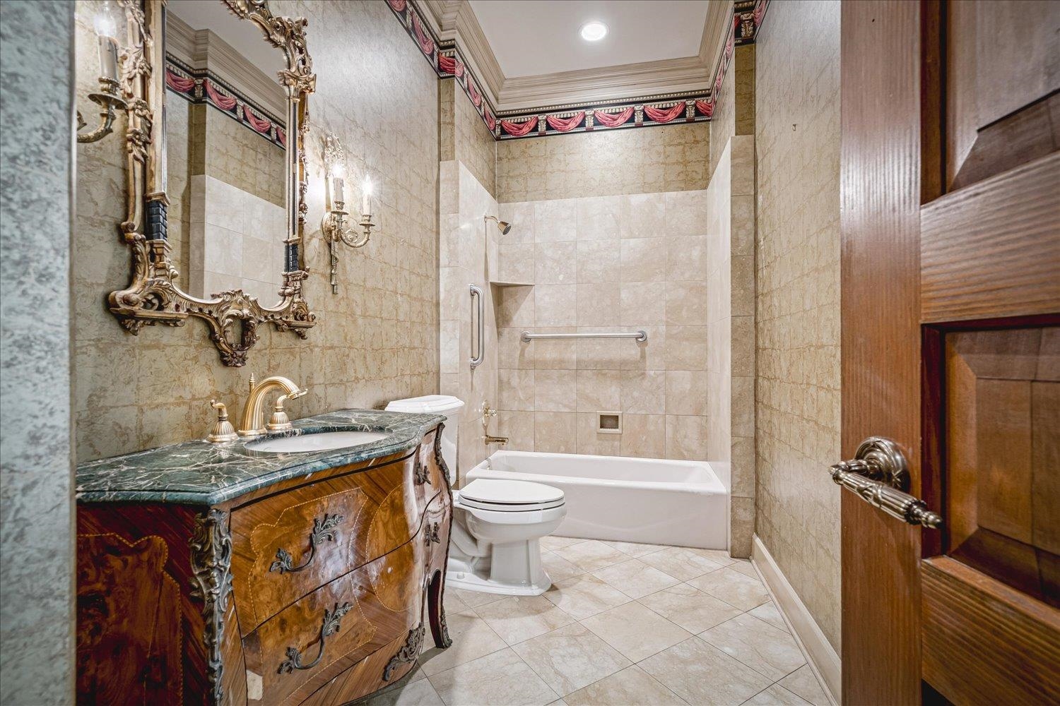 287 CLOISTER GREEN LN