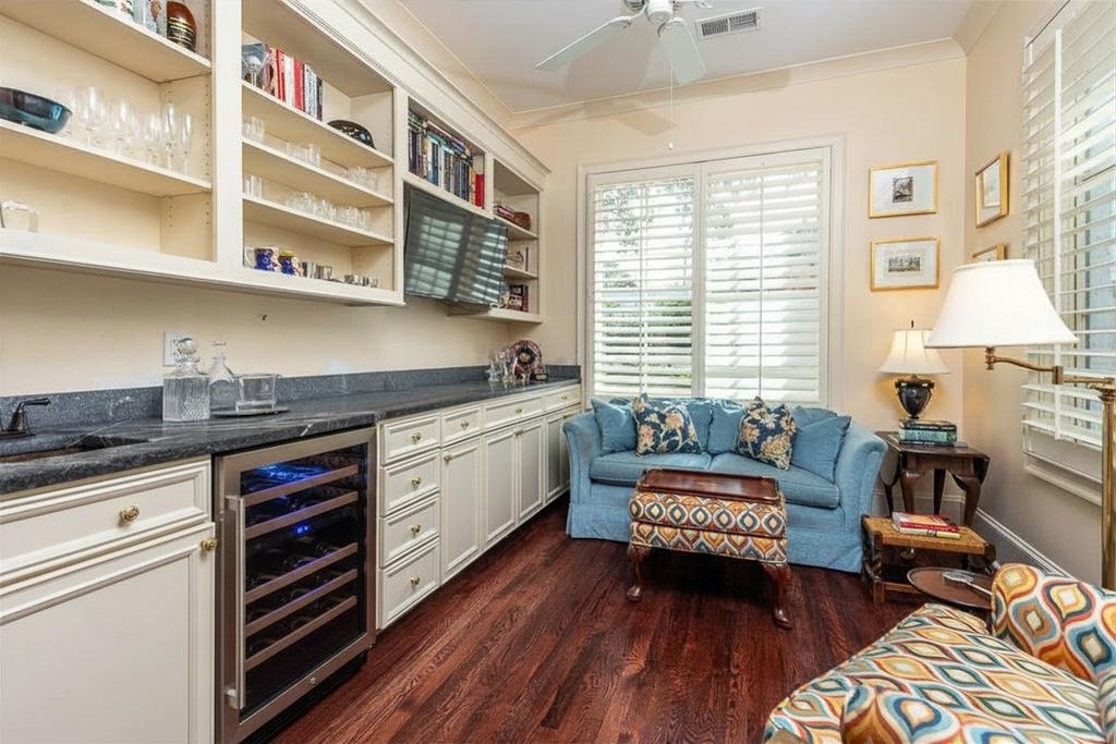 1407 CLUB GARDENS PL