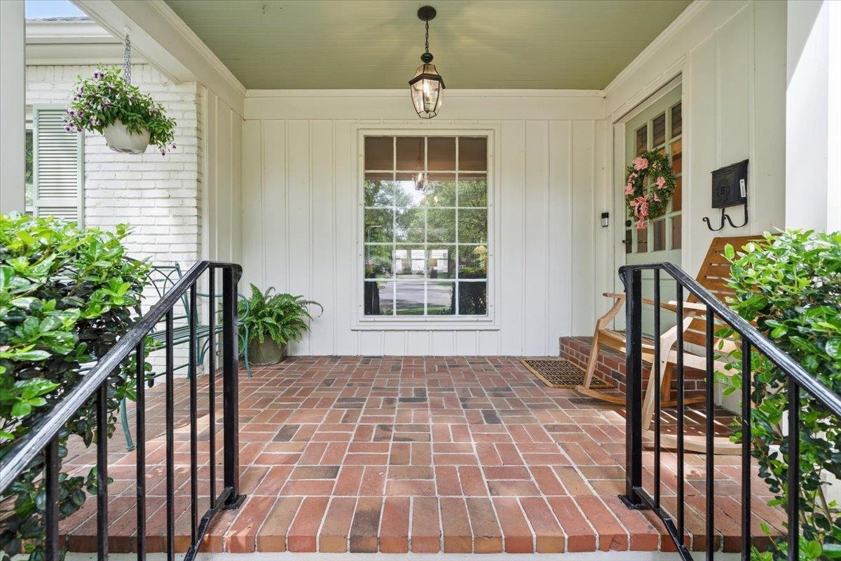 160 PICARDY PL