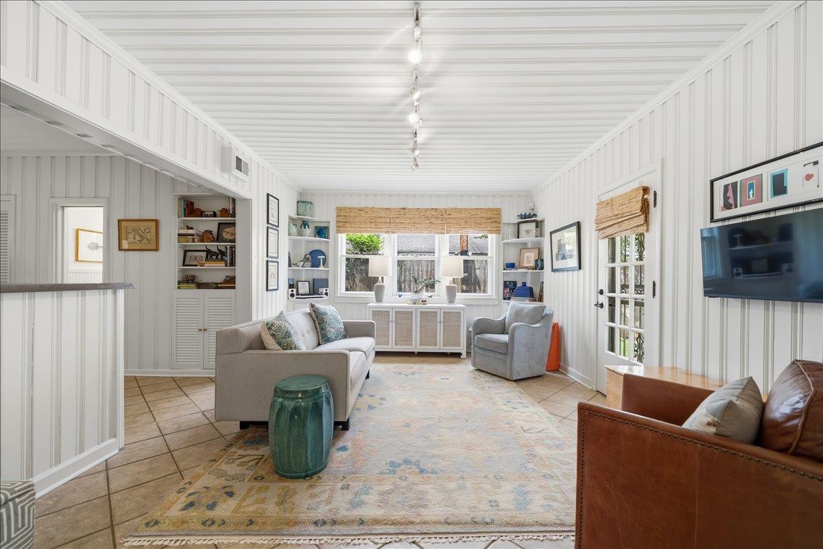 160 PICARDY PL