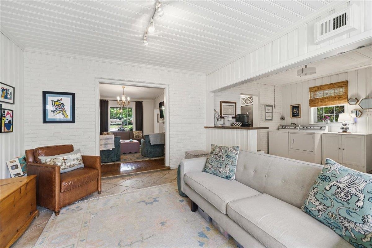 160 PICARDY PL