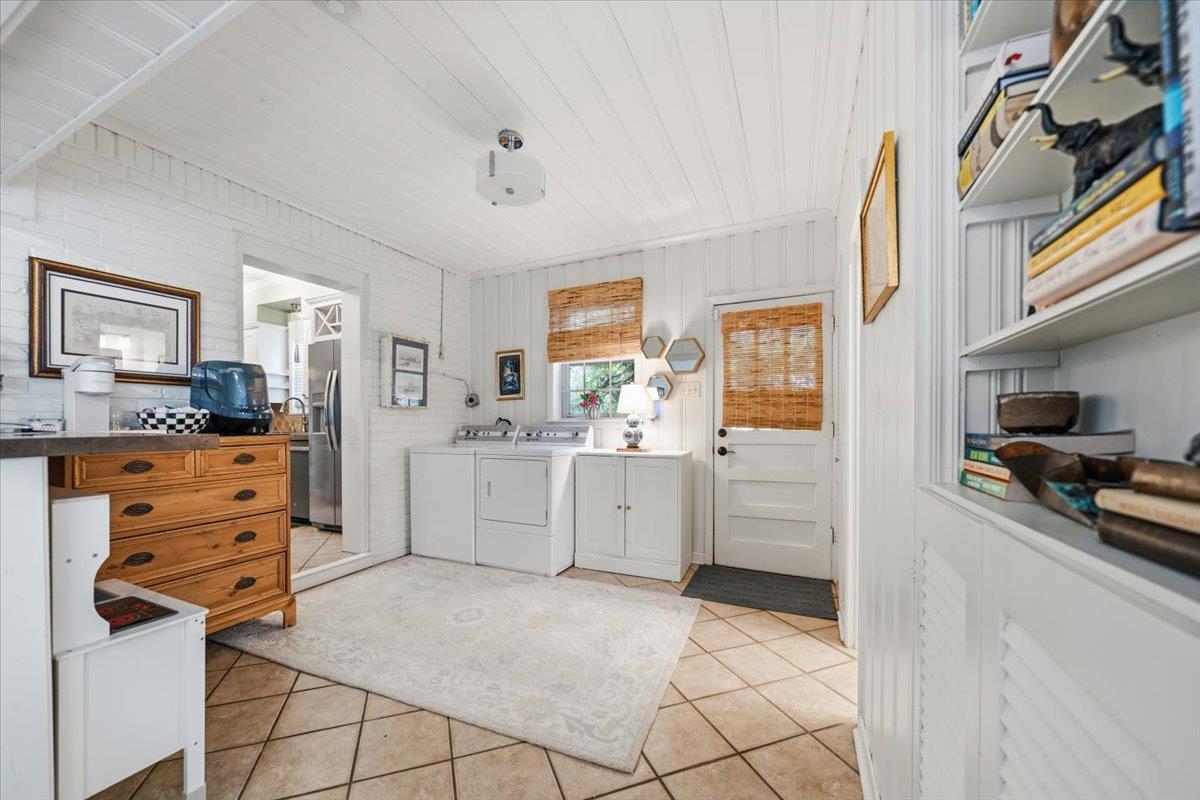 160 PICARDY PL
