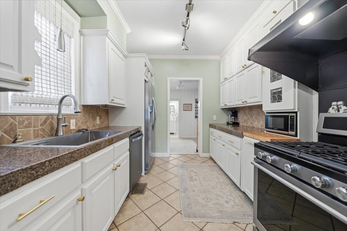 160 PICARDY PL