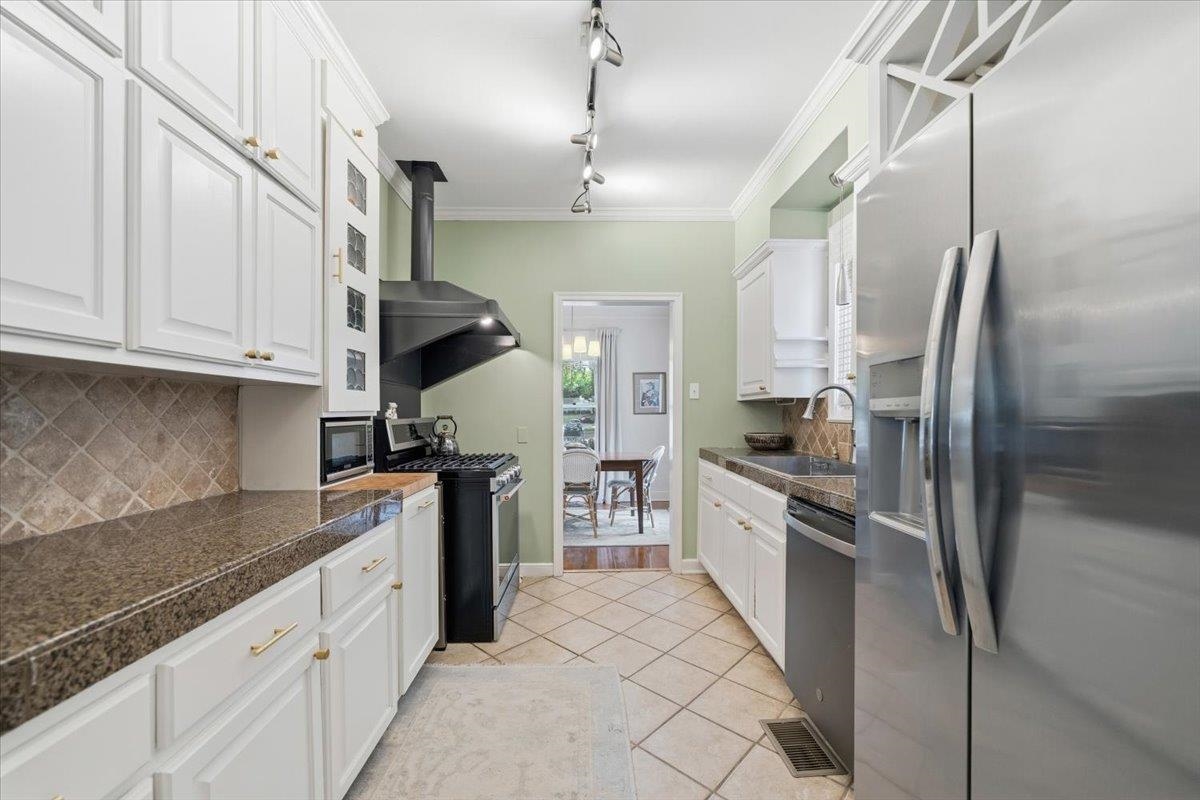 160 PICARDY PL