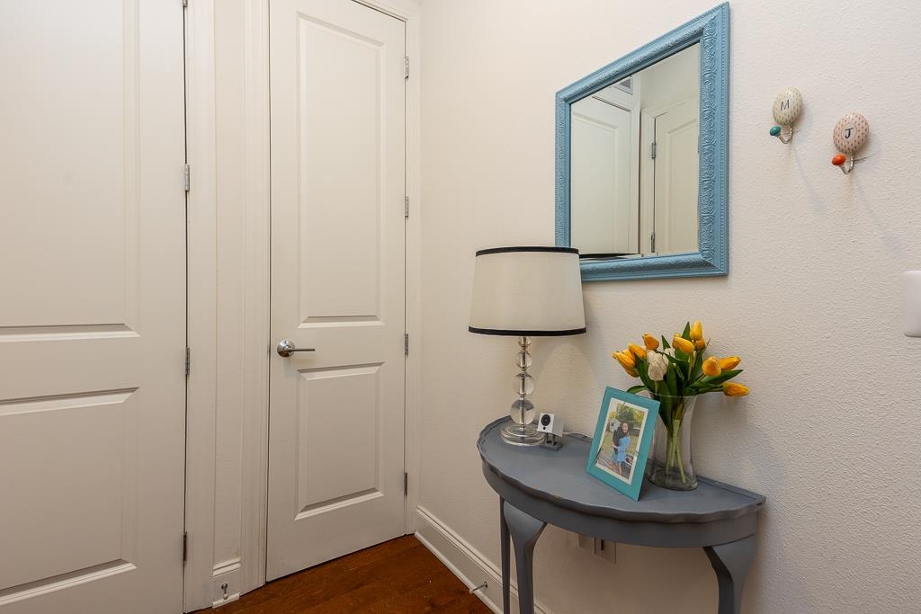 717 RIVERSIDE DR Unit: 201