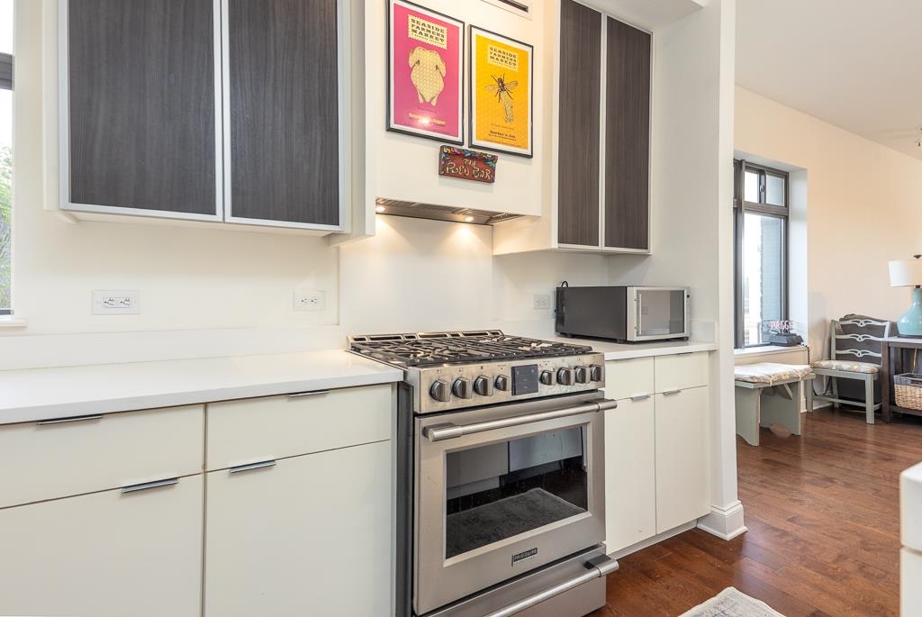 717 RIVERSIDE DR Unit: 201