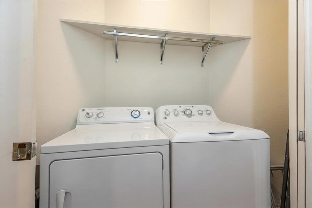 717 RIVERSIDE DR Unit: 201