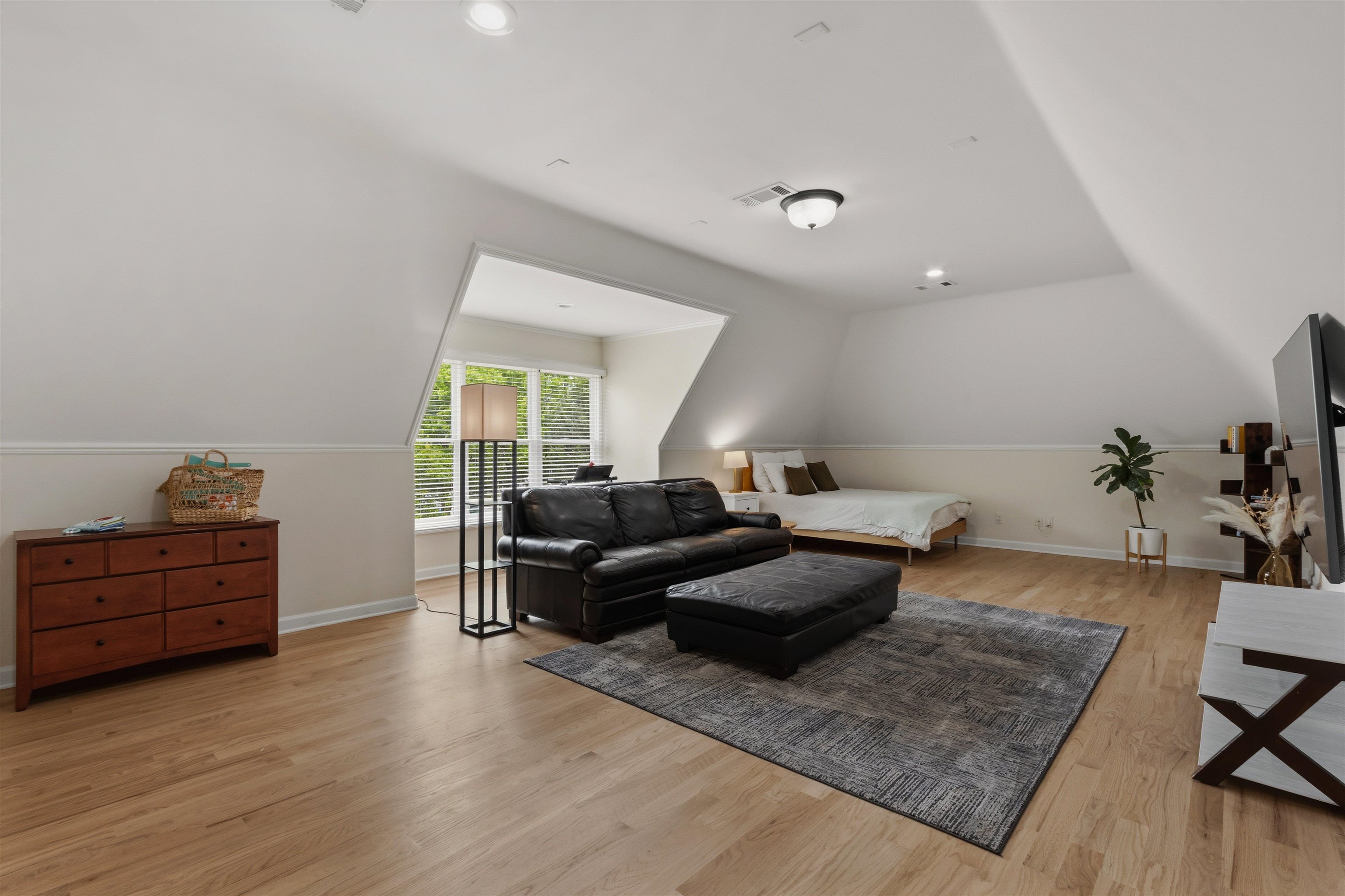 1881 RIVERDALE RD