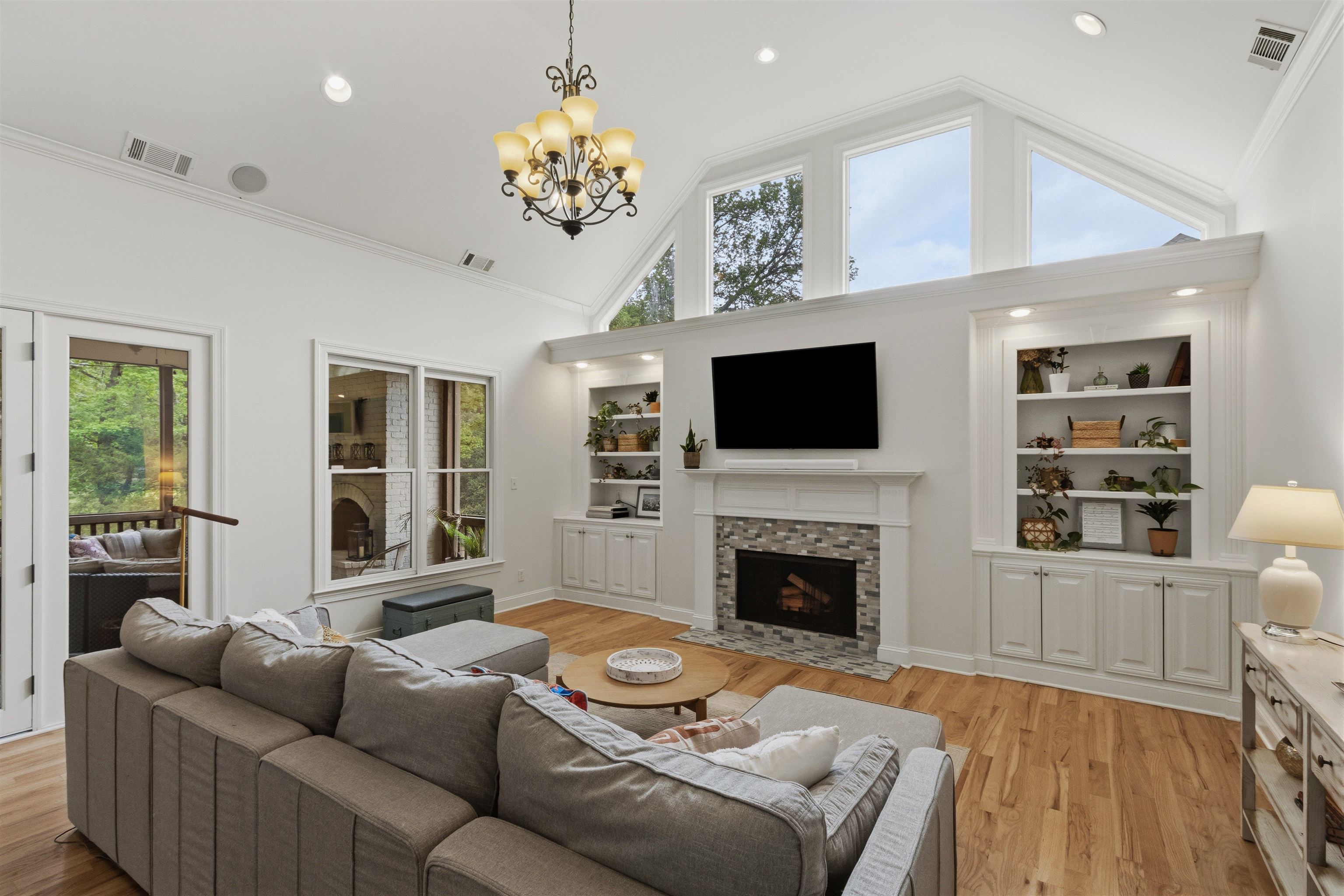 1881 RIVERDALE RD