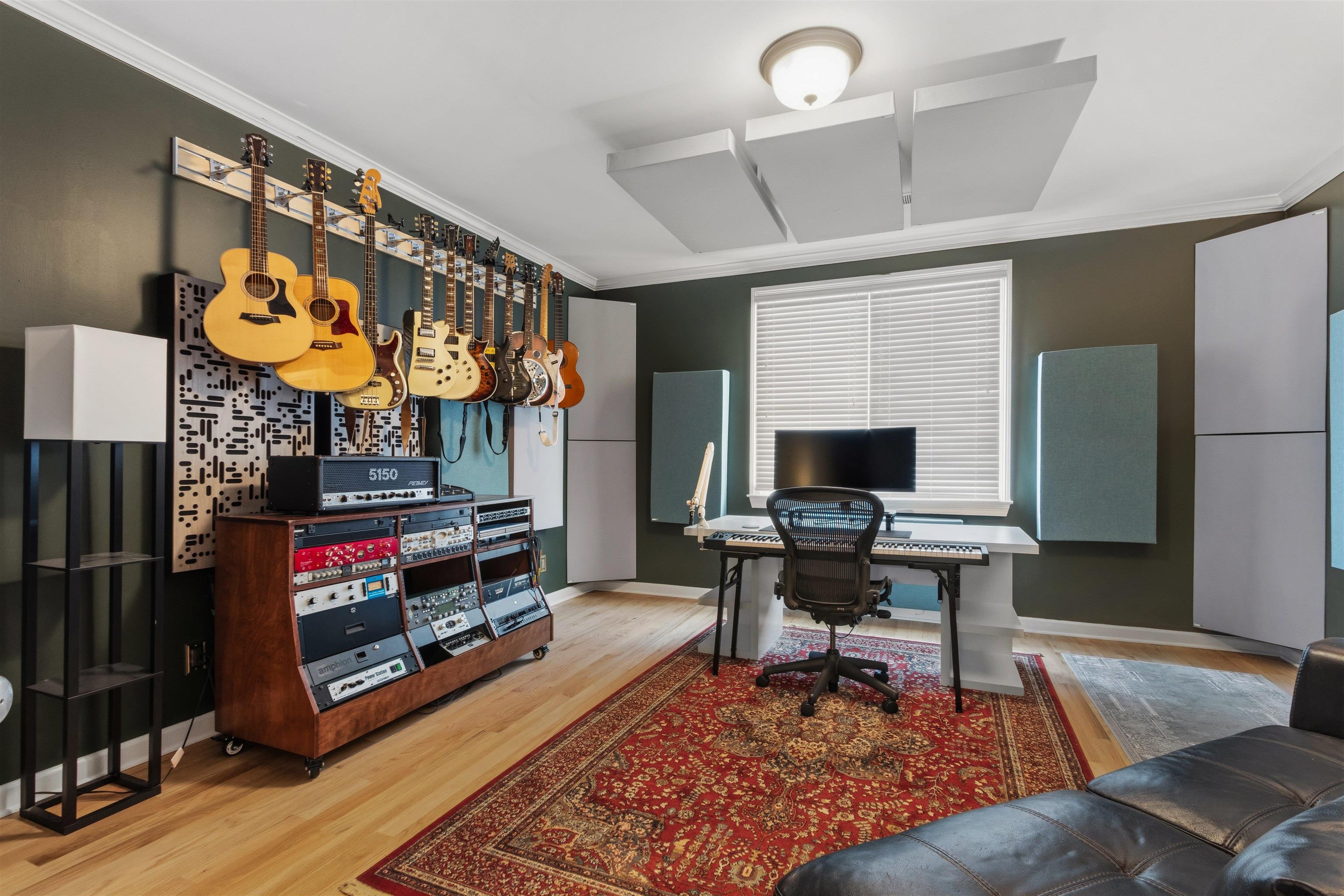 1881 RIVERDALE RD