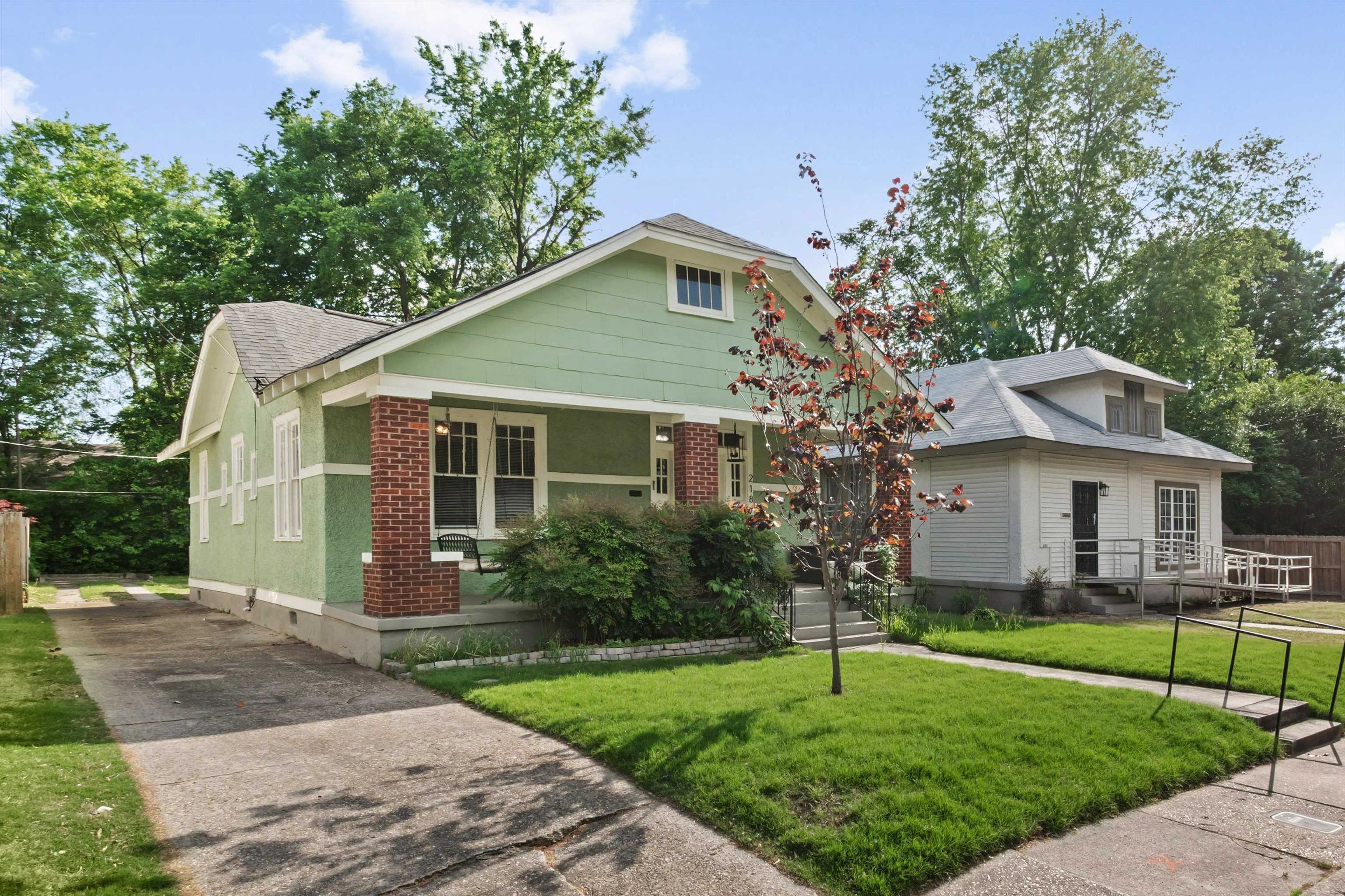 2187 NELSON AVE